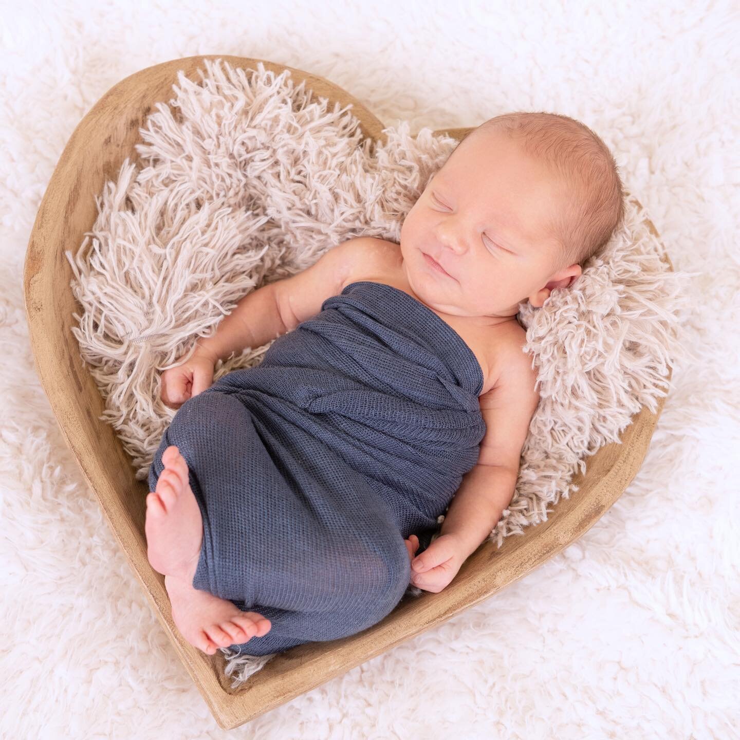 We were so excited to meet darling little Parker! Pretty sure he was happy to see us too swipe 👉 to see his sweet little sleepy grin! Less than a week old and he&rsquo;s already stolen our hearts!!💙