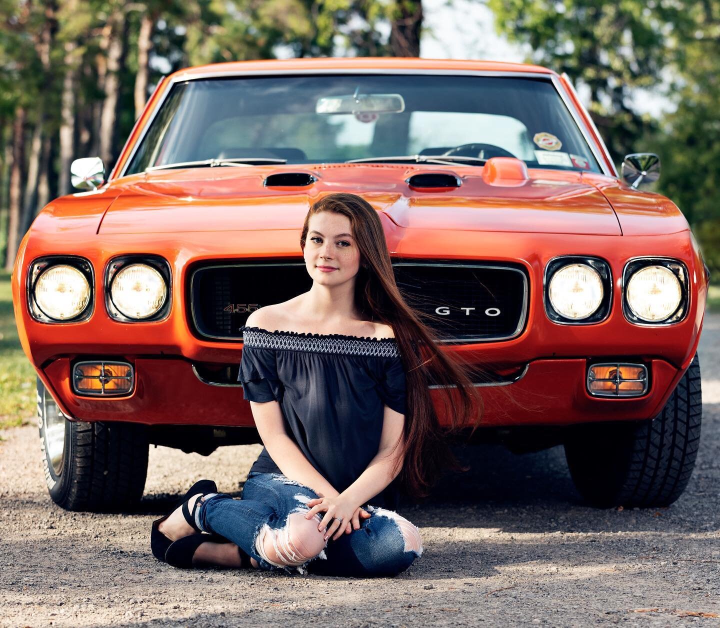 A beautiful summer day ☑️ Classic car ☑️and the gorgeous Jenna ☑️ this photoshoot had it all!