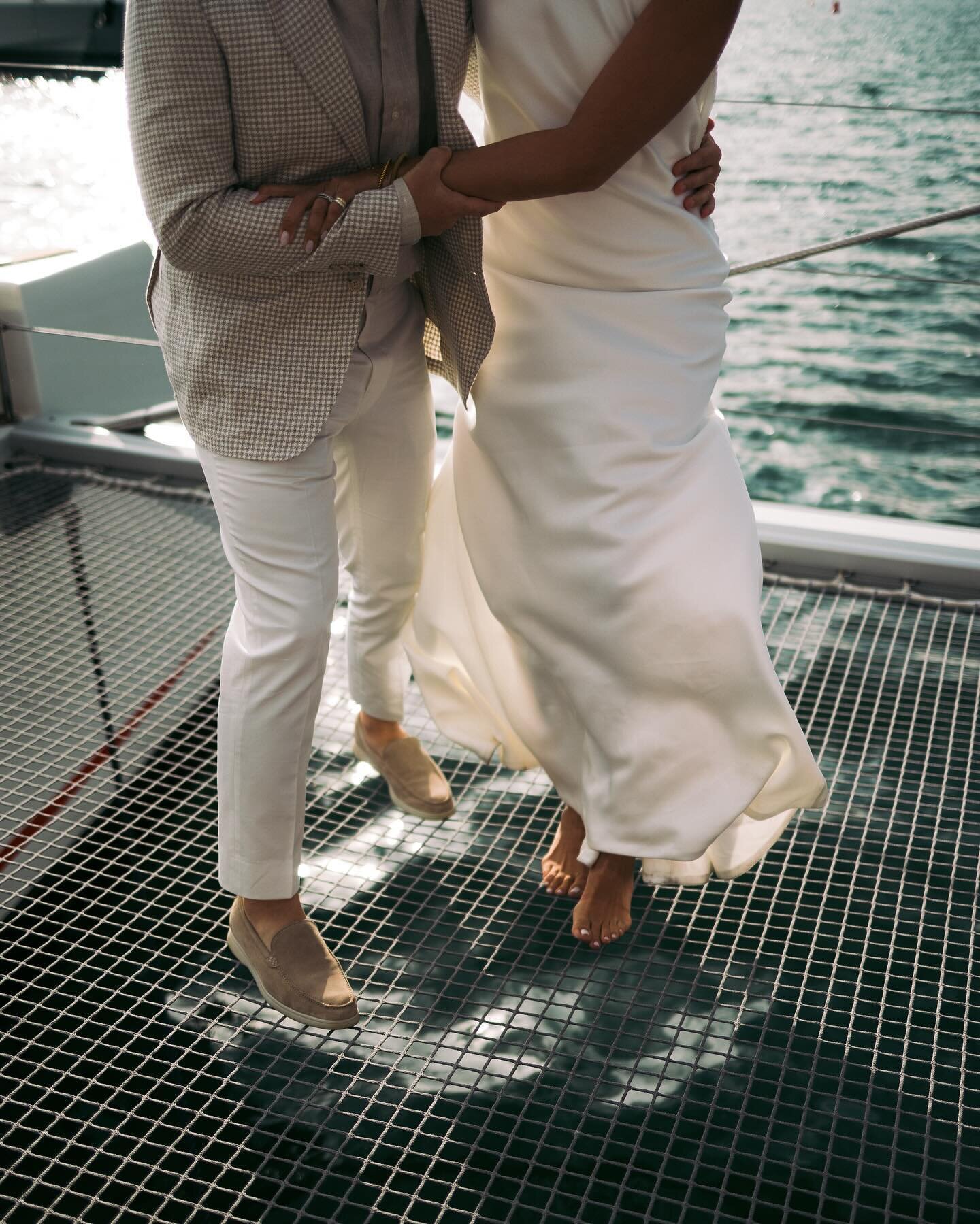 Steffie &amp; Paolo&rsquo;s welcome diner on a boat | 
We had the Best team for this wedding 🤍