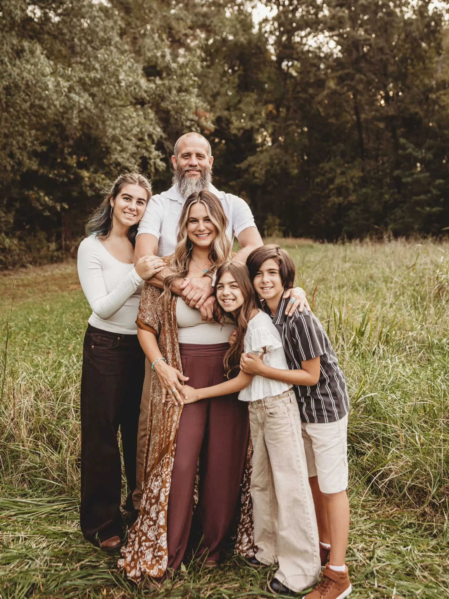 Happy Thanksgiving from my family to yours. 🦃🍂🤎

Today I&rsquo;m feeling extra grateful &mdash; for my family, for the people who have come into my life this year, and for every single client who has trusted me to capture their memories. 🧡

This 