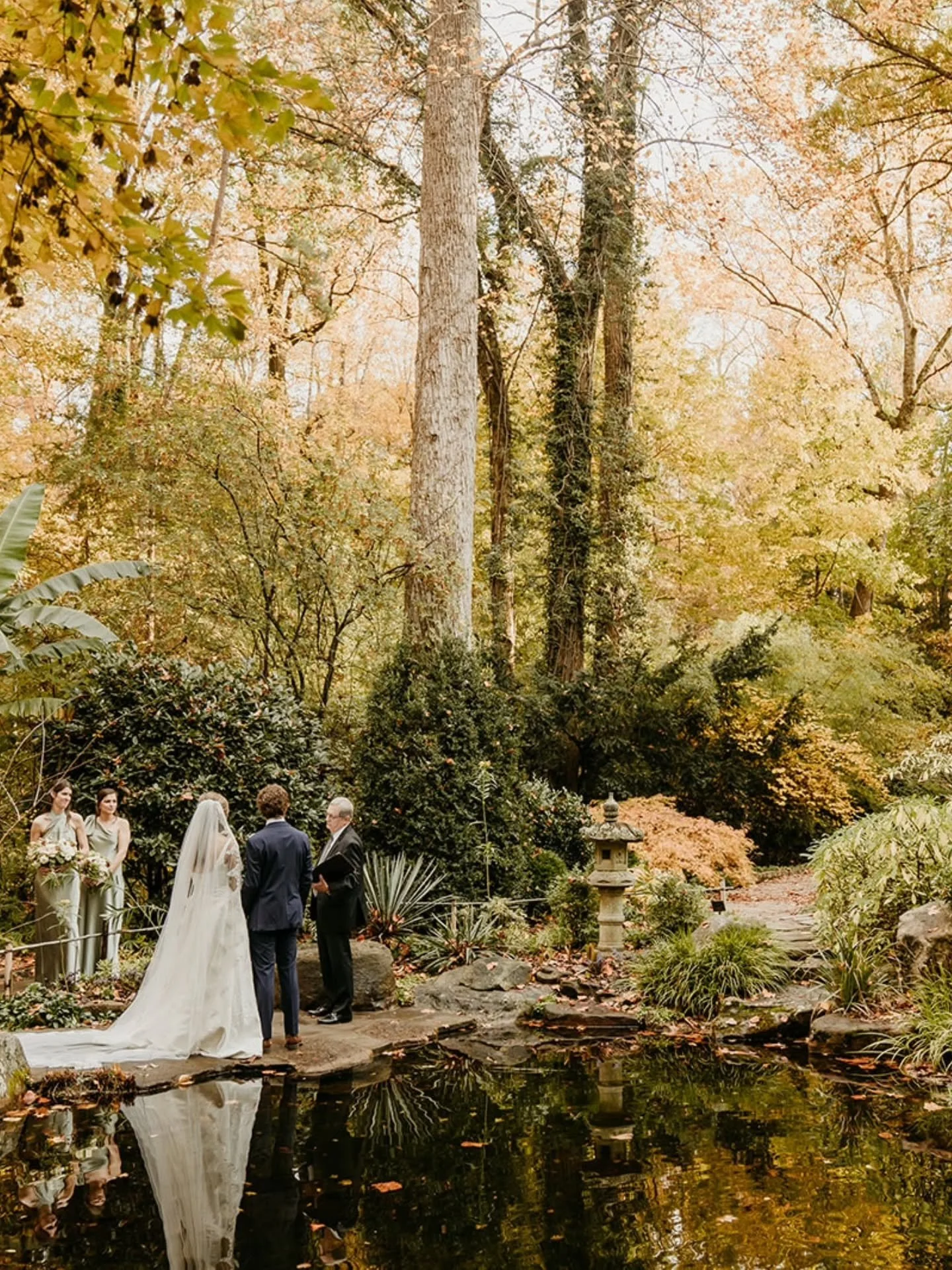 Tucked away in the garden during the most beautiful time of year 🍂
This wedding felt like stepping into a little slice of autumn magic &mdash; soft fall light filtering through the trees, warm tones everywhere you looked, and a calm, romantic atmosp
