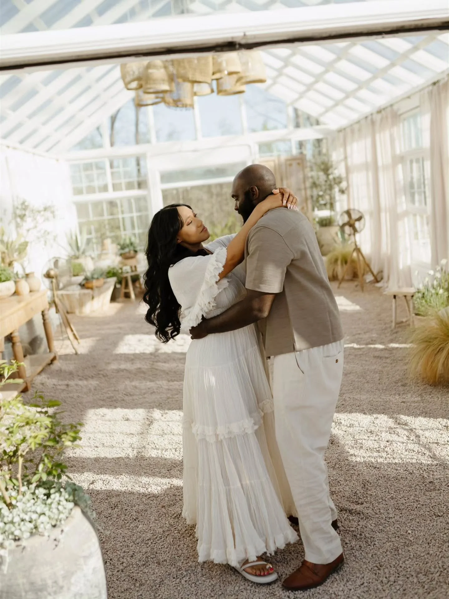 Celebrating 7 years of marriage 🍾 
Congrats on another year of loving eachother and my you have decades more 💕

@fleurishgreenhouse

#charlottefamilyphotographer
#charlottecouplesphotographer
#charlottecouplephotographer
#charlottencphotographer
#c