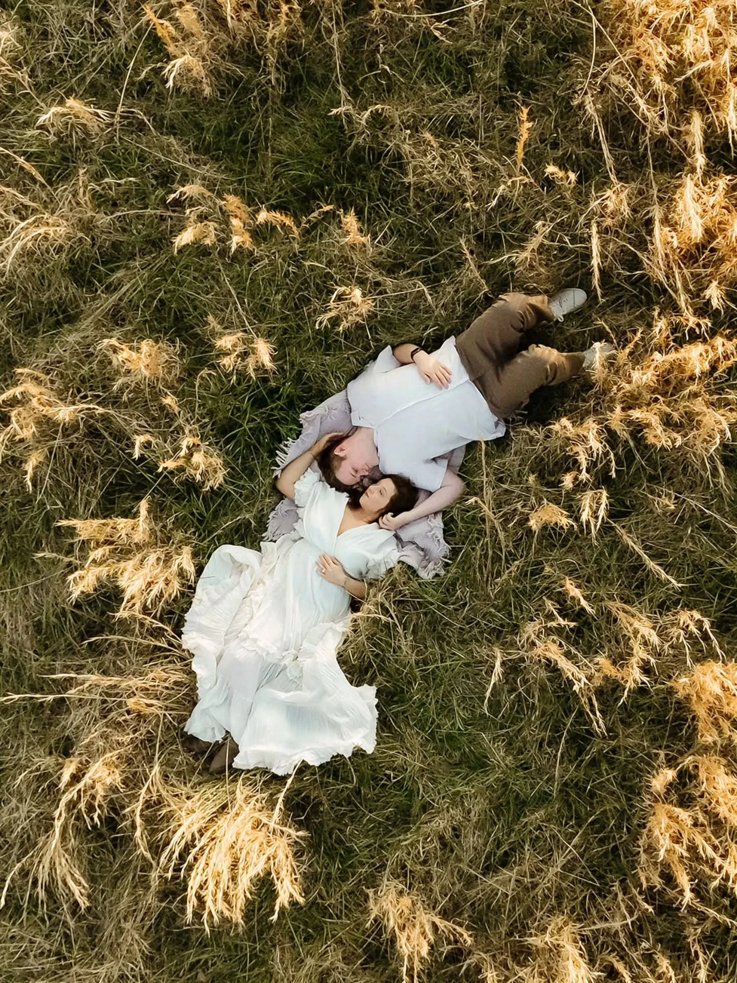 We ran through the fields, laughed a lot, and honestly just let them be themselves&mdash;and that&rsquo;s always when the best moments happen. Nothing too posed, nothing forced&hellip; just real connection.

#weddingphotographercharlotte
#charlottewe