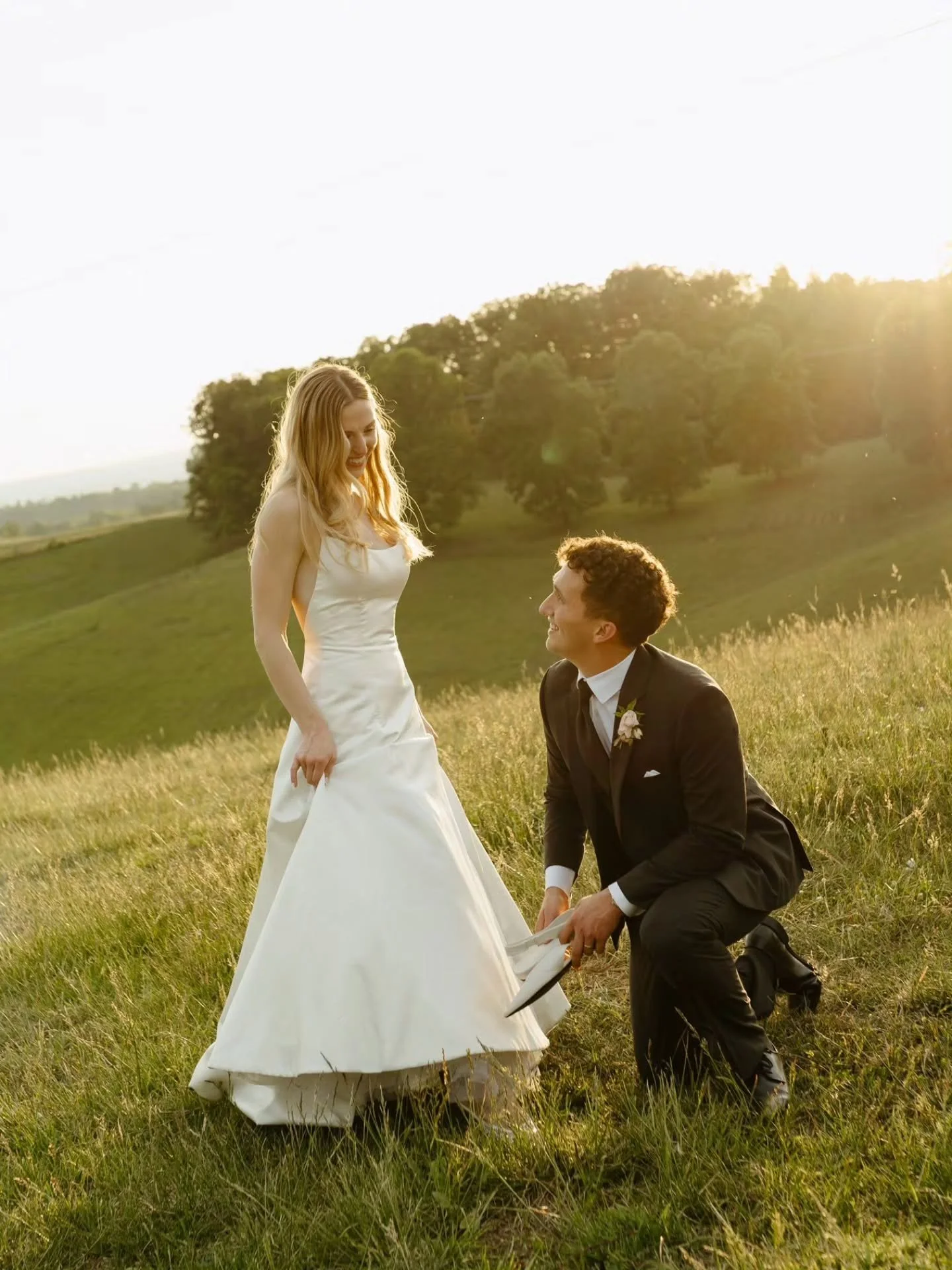 Megan &amp; Mason 🥂
May 16, 2026

Venue @emeraldridgenc
Florist @flourishflowerfarm
Decorative flowers @theneverendingflowerfarm
Catering @bearsasheville
Cake/desserts @publix
DJ @readyplayent
Bridal gown @sayesmiami
Bridal shoes @dolcevita
Bridesma