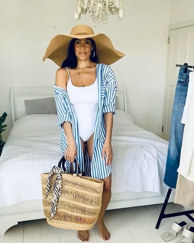 I&rsquo;m off to get some sun ☀️ what you doing? .
.
.
.
.
.
.
#vitamind #funinthesun☀️ #KWstylist #findyourfabulous #selfacceptance #happy #moveforward #dontlookback #bestrongandcourageous #positivity #positvevibes #bretonstripes #baskets #sunhat