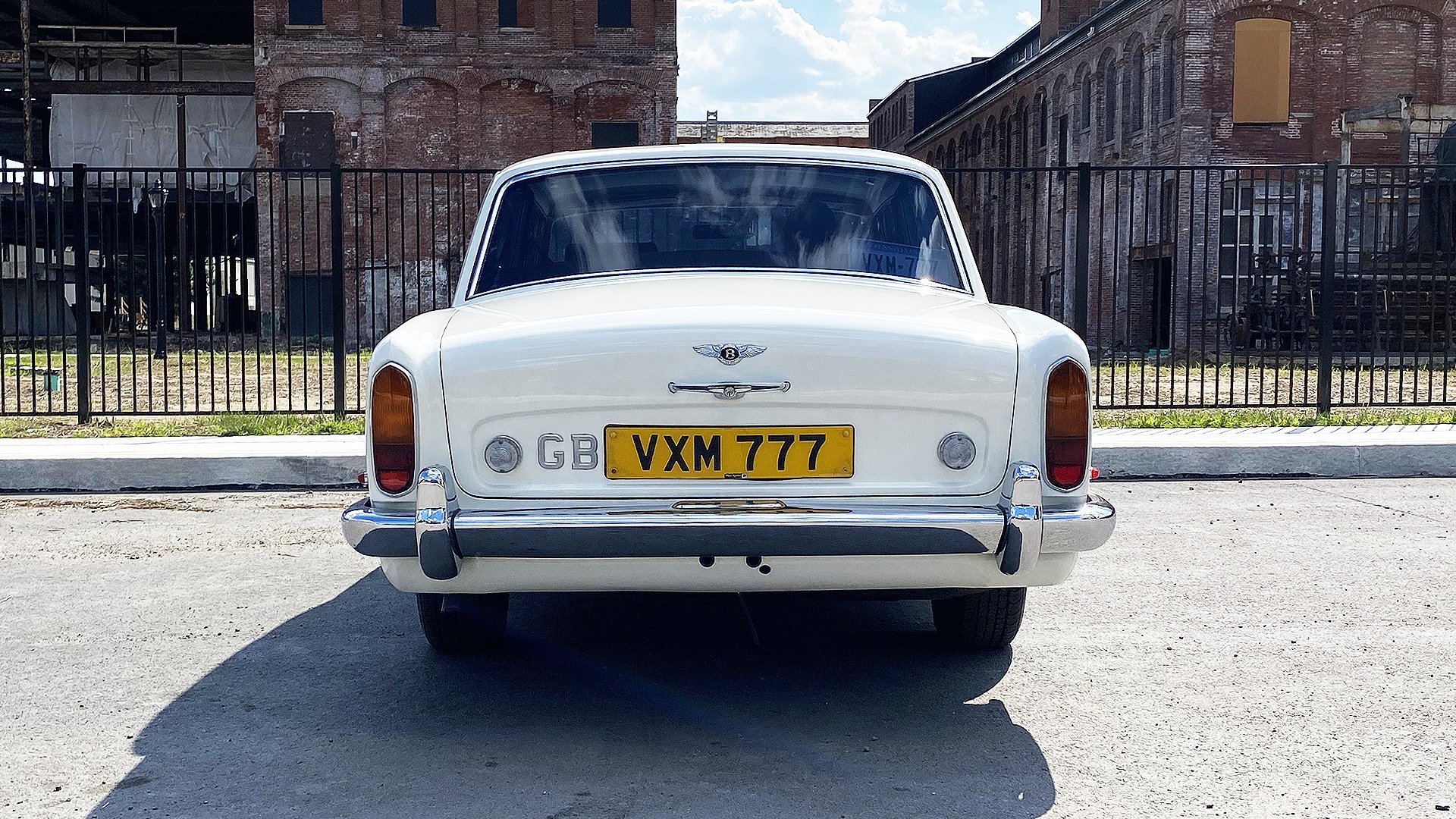 69-BENTLEY-T-06.jpg