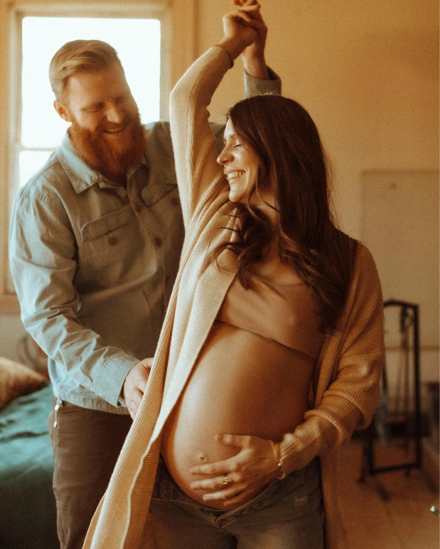 🌸To all my expecting mamas 🌸

With May being my favorite month/ birthday month I wanted to offer a little special for all you sweet mamas out there 🧡

Book a maternity session in May or June and book a lifestyle newborn session for anytime after y