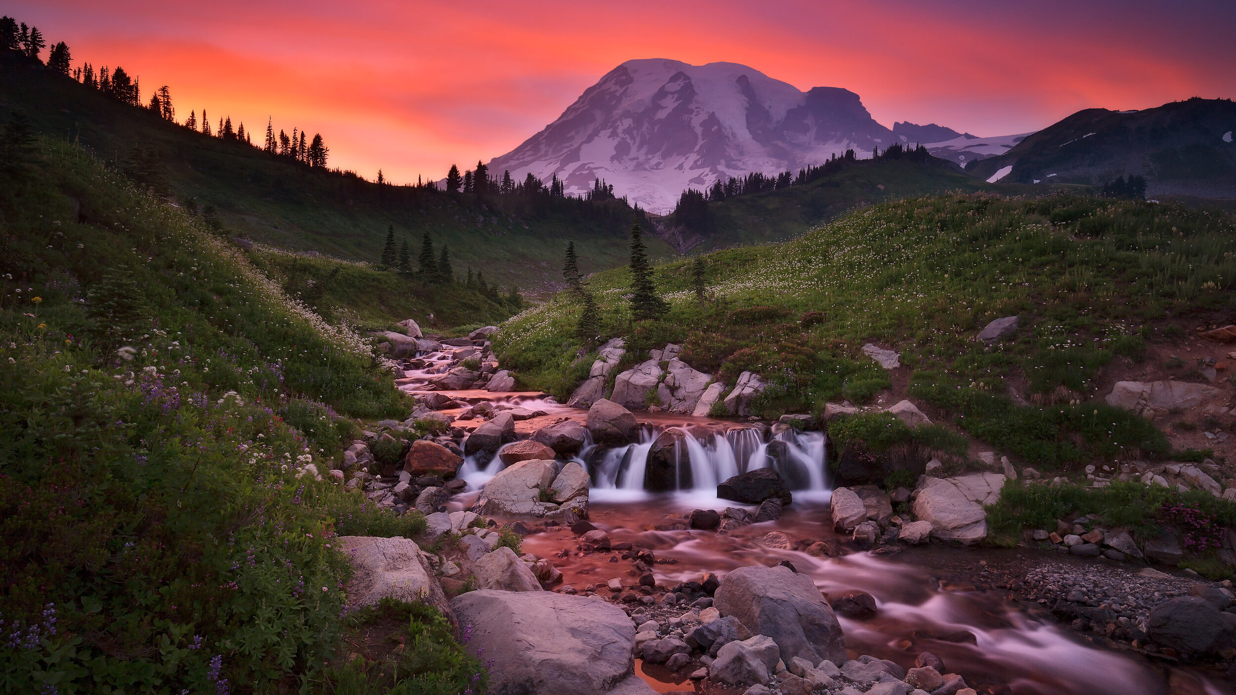 L_ChaseDekker_MountRainierSunset_40X60.jpg