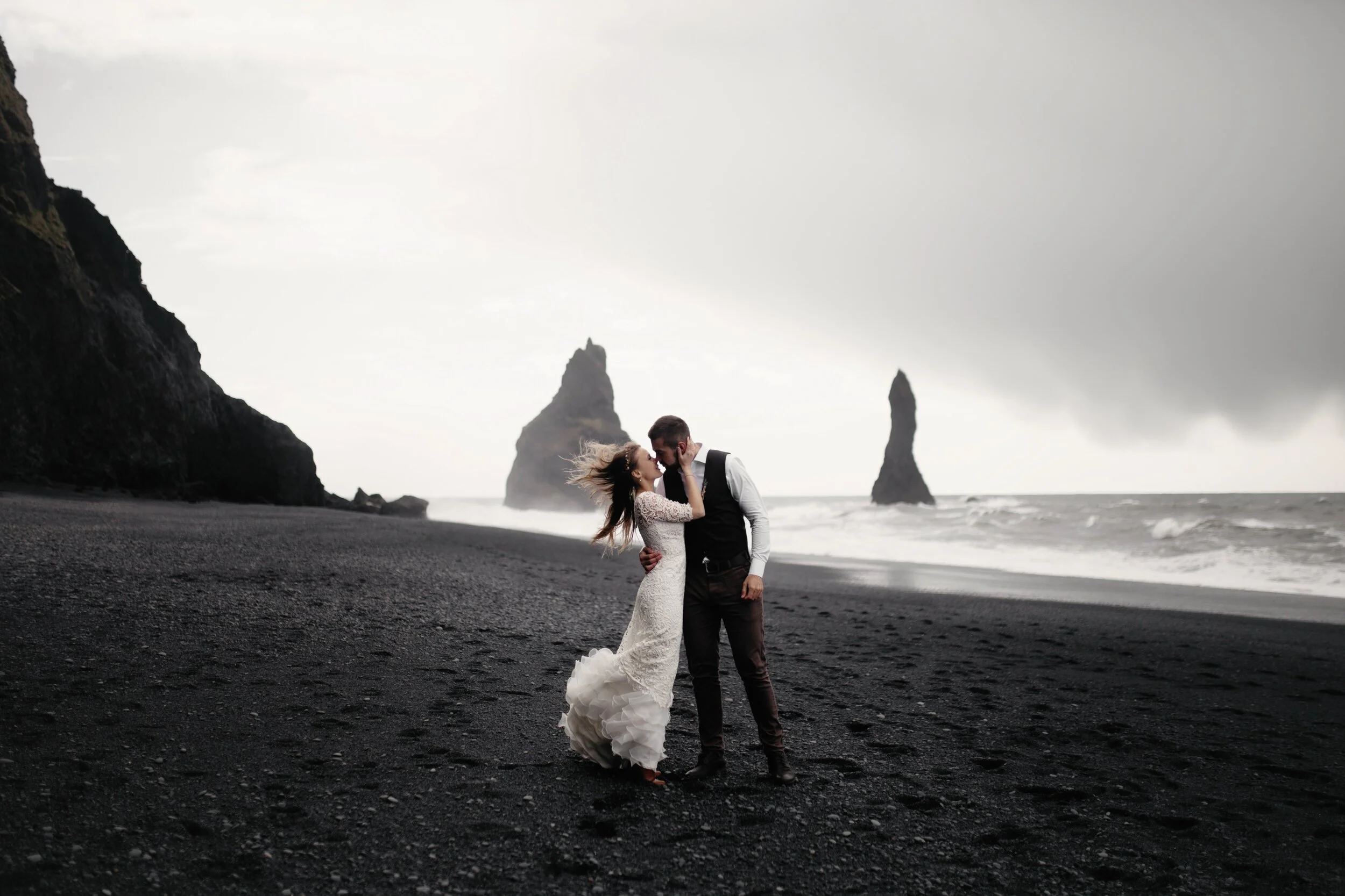 The Pros and Cons of Eloping: Elope or Nope?