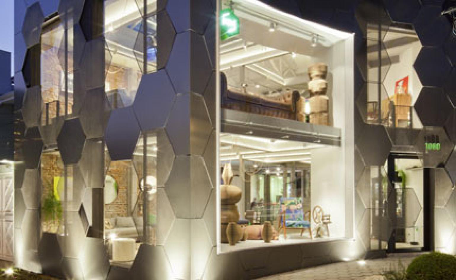 Natural order: SuperLimão Studio’s honeycomb-like showroom for Estar Móveis in São Paulo