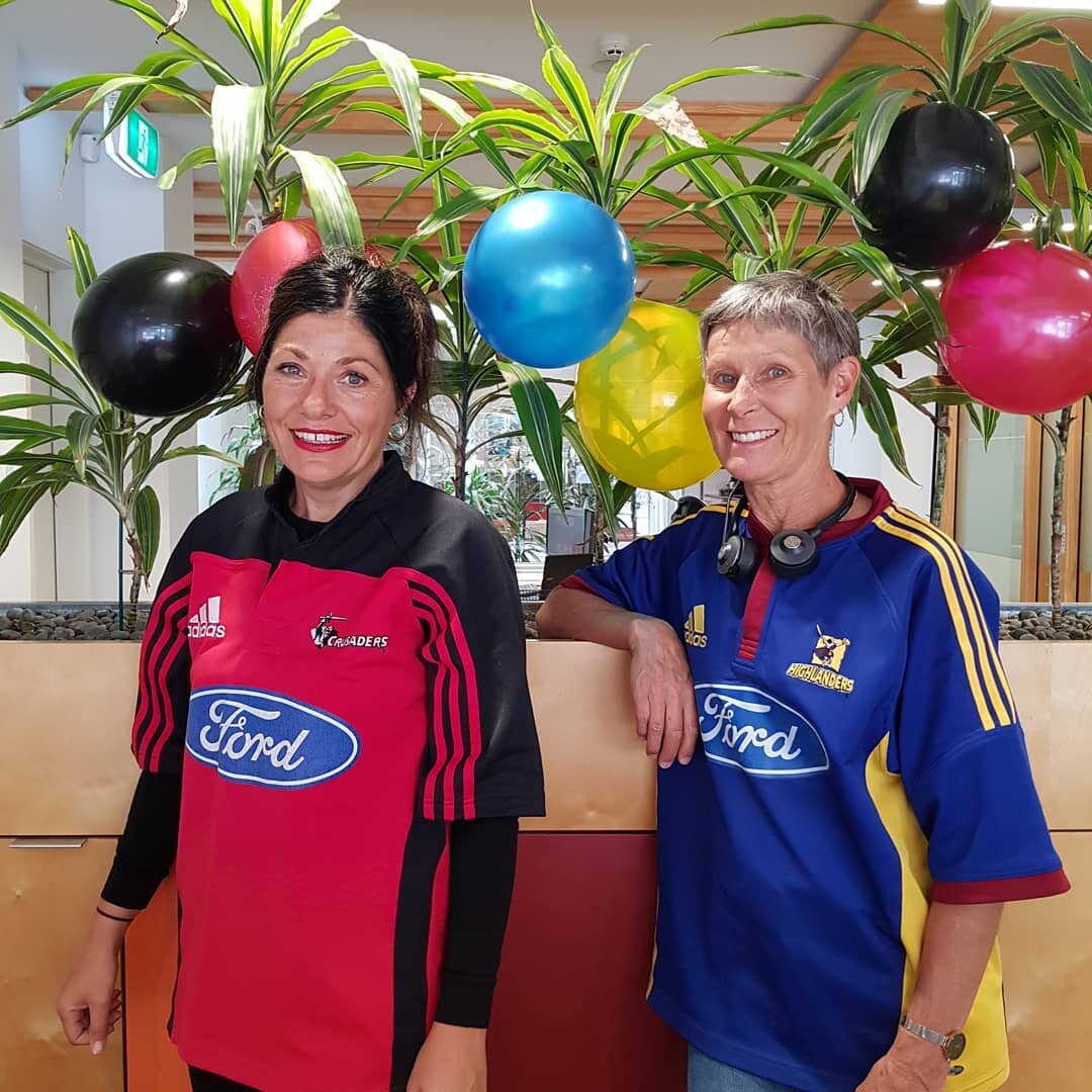 Who are you supporting tonight? @crusadersrugbyteam @highlandersteam
The southern derby has our team divided.
.
.
.
.
.
.
#southernderby #crusaders #highlanders #itsthecrusadersforme