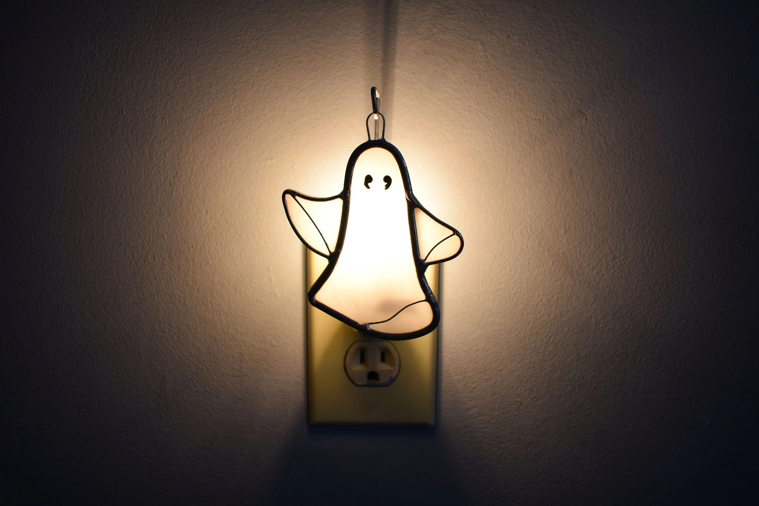 Ghost Nightlight 5.JPG