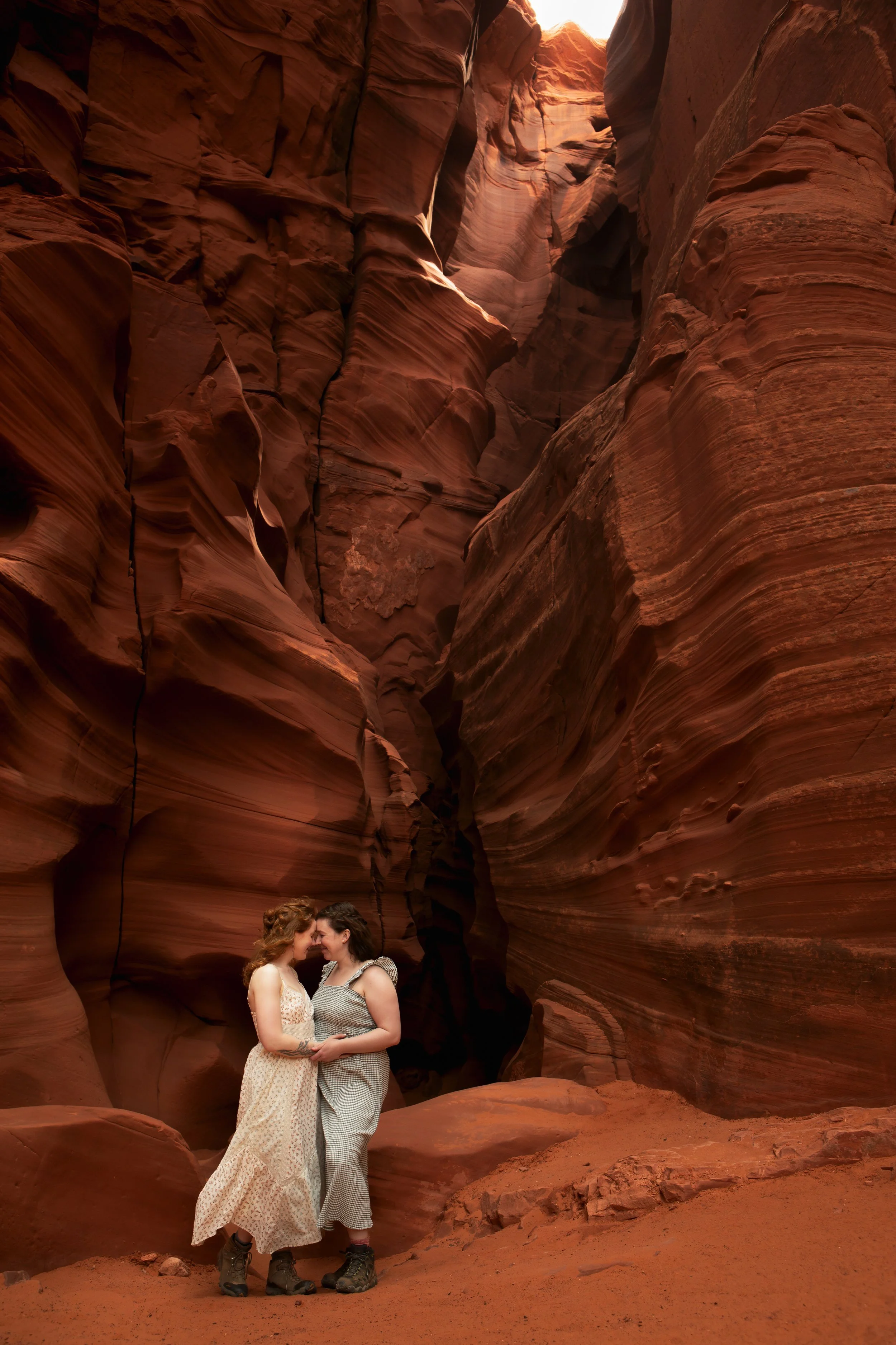 26_ZoëKristen_Engagement_AntelopeCanyon-2.jpg