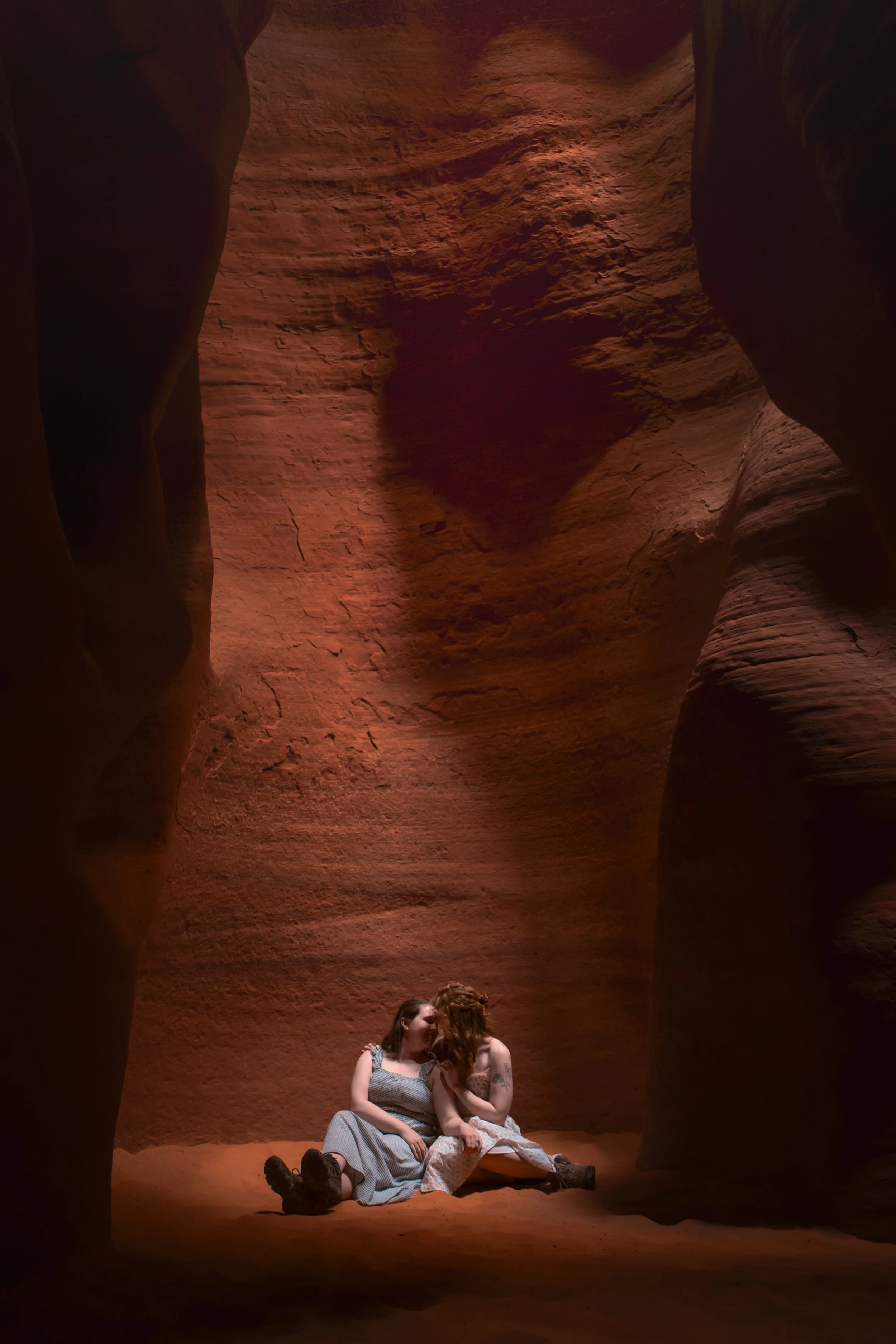 26_ZoëKristen_Engagement_AntelopeCanyon-6.jpg