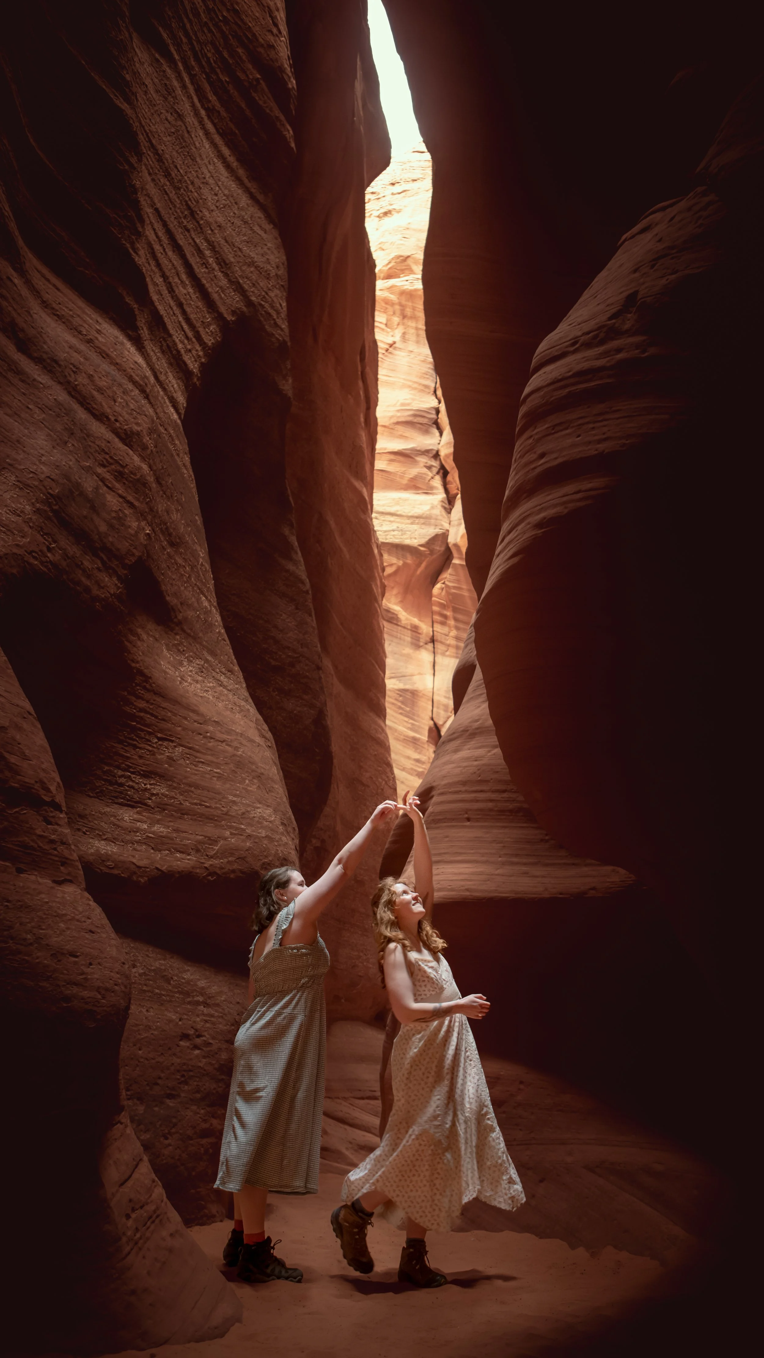 26_ZoëKristen_Engagement_AntelopeCanyon-7.jpg