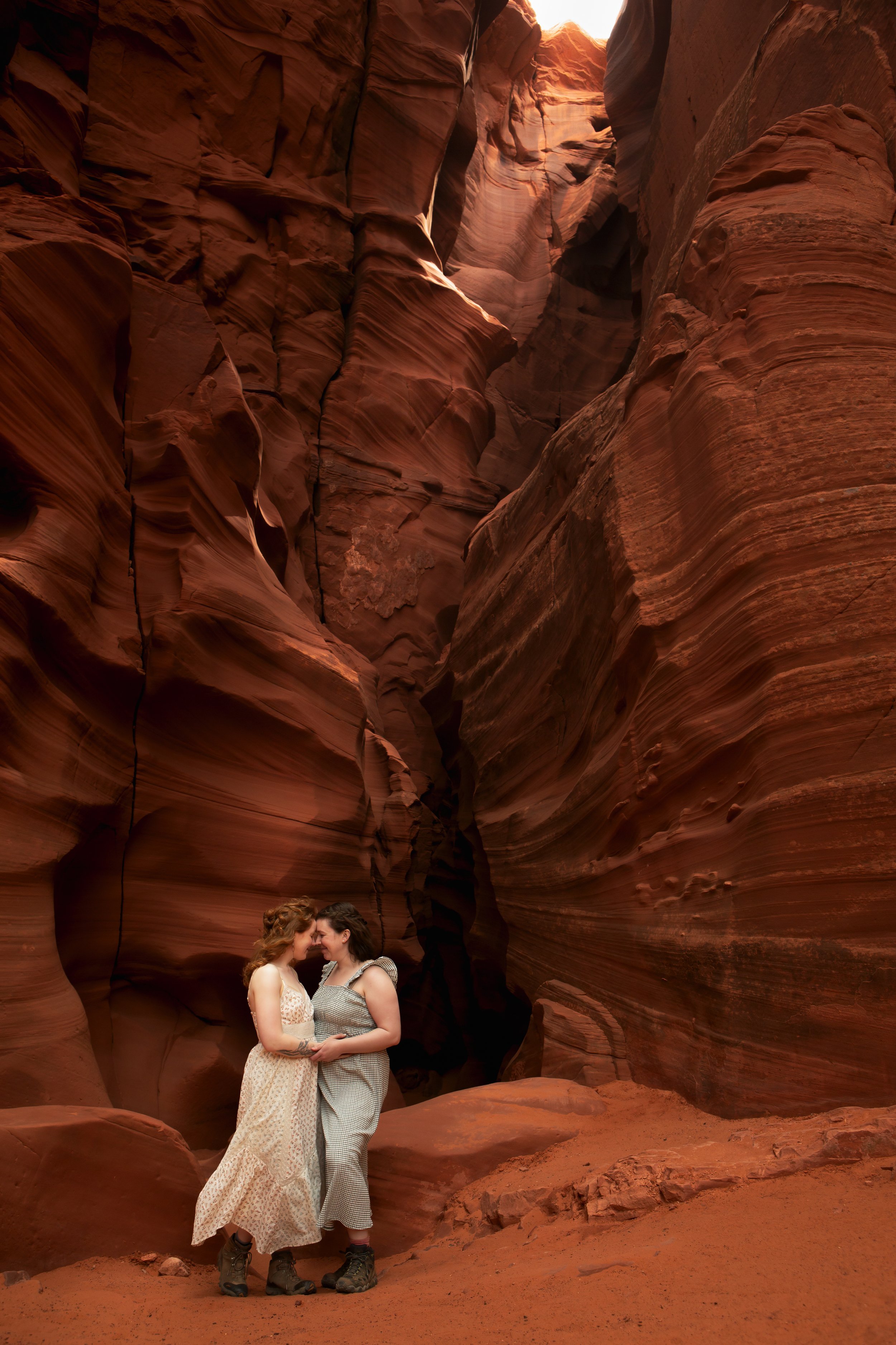 26_ZoëKristen_Engagement_AntelopeCanyon-2.jpg