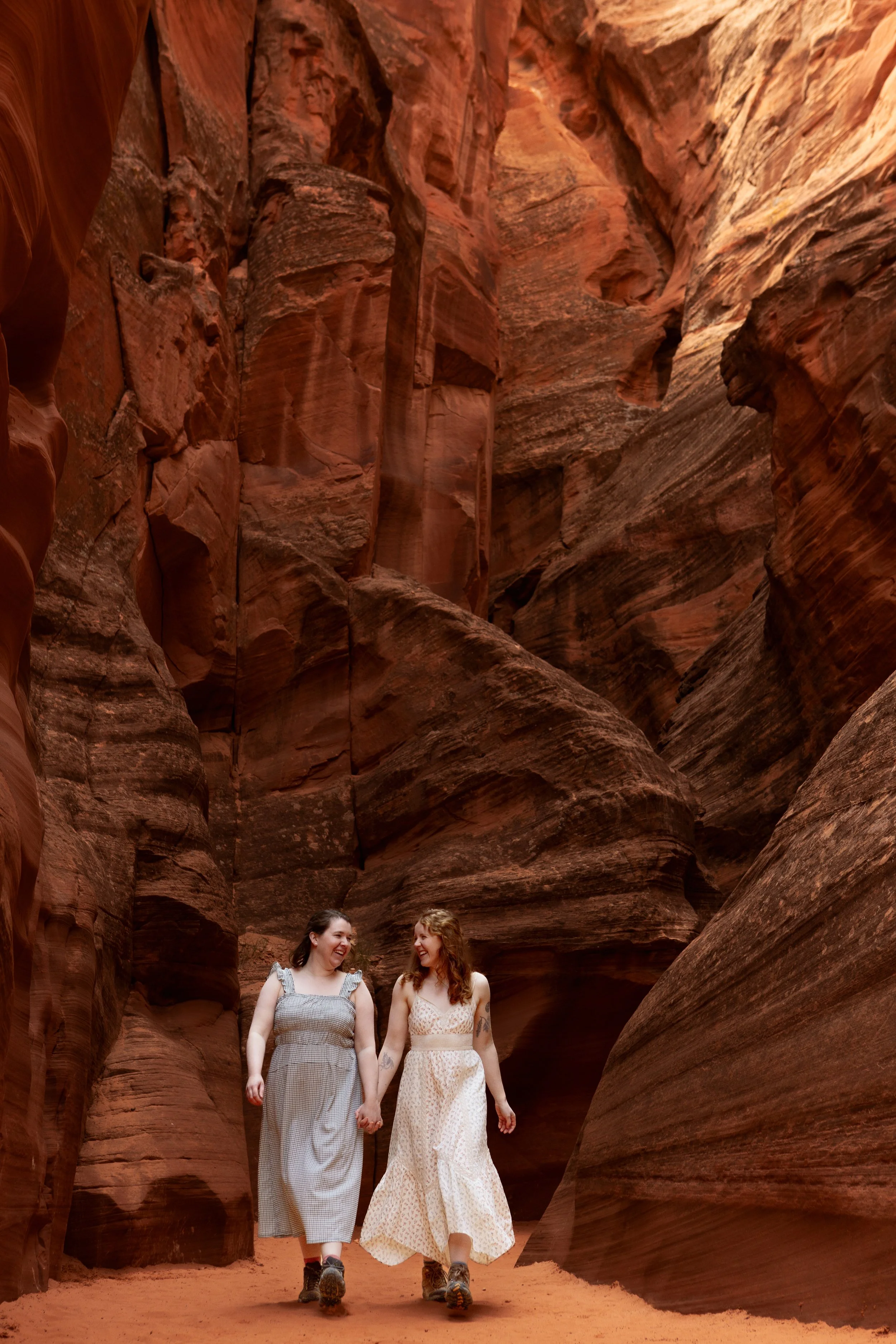 26_ZoëKristen_Engagement_AntelopeCanyon-10.jpg