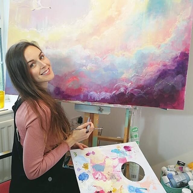 Over on the blog, we talk to the talented @emilylouise_art about life as an artist during Covid-19, how her work has changed over the past few years, and more 💫 You'll even get to see her latest incredible 'Wonder' collection 💖
.
Take a peek at Whi