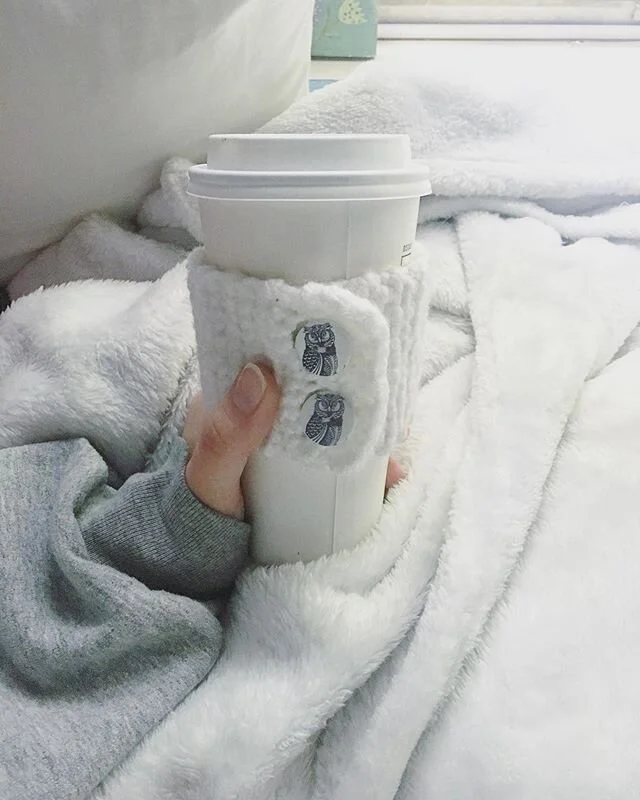 Happy Thursday lovelies! 💕
Hope everyone is having a good week and staying safe amidst the craziness.  #qotd - Do you have a favorite drink? 
Pictured- our crochet owl button coffee cozy! DM us if interested in ordering one! 🦉
.
.

#crochet #coffee