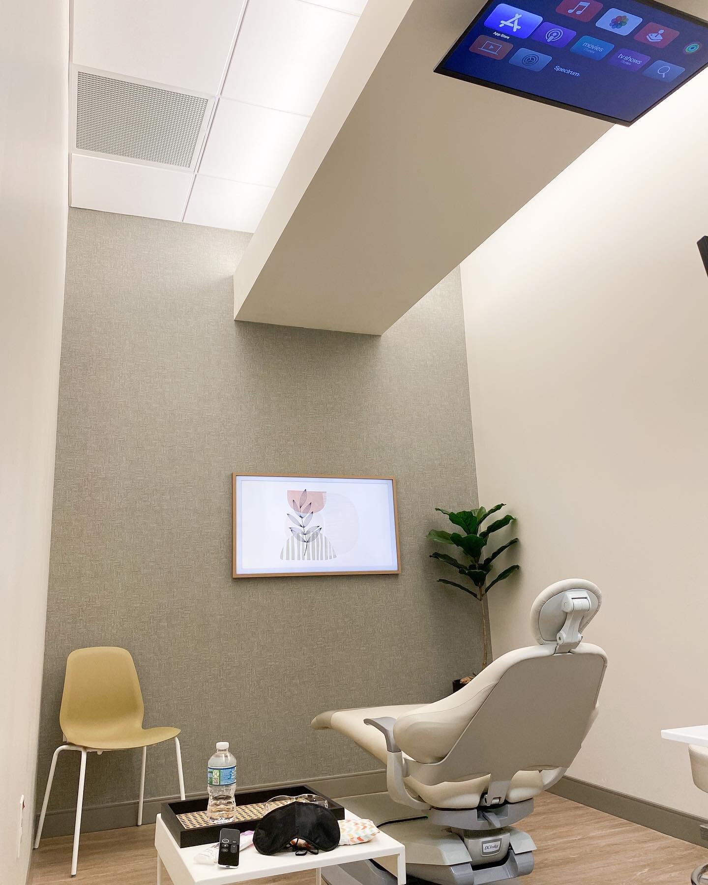 Would you like to have a quiet, peaceful dental experience? Or maybe one where you relax and watch some TV? (Yes, while laying down! 😉) Either way, we&rsquo;ve got you covered with our spa like treatment rooms. Book your new dental experience now at