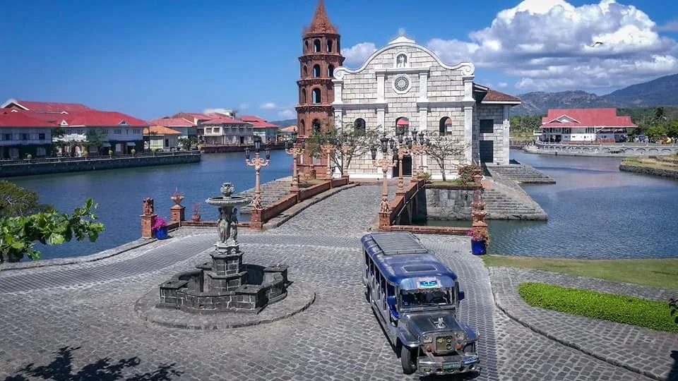 Las Casas Filipinas de Acuzar