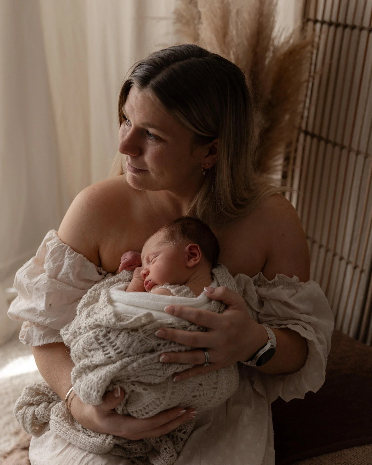 Hey Mumma, a small reminder from me and everyone around you, that you are doing amazing, even if sometimes it feels like your not! 

You are not the same person you were before becoming a mumma, your hormones are different, your priorities are differ