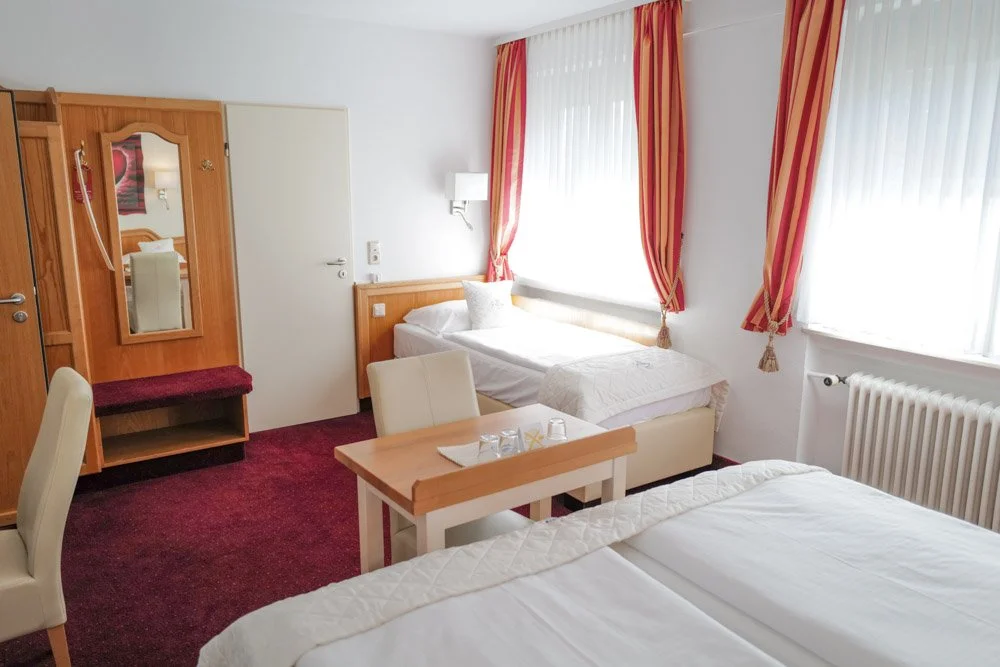 Dreibettzimmer.jpg