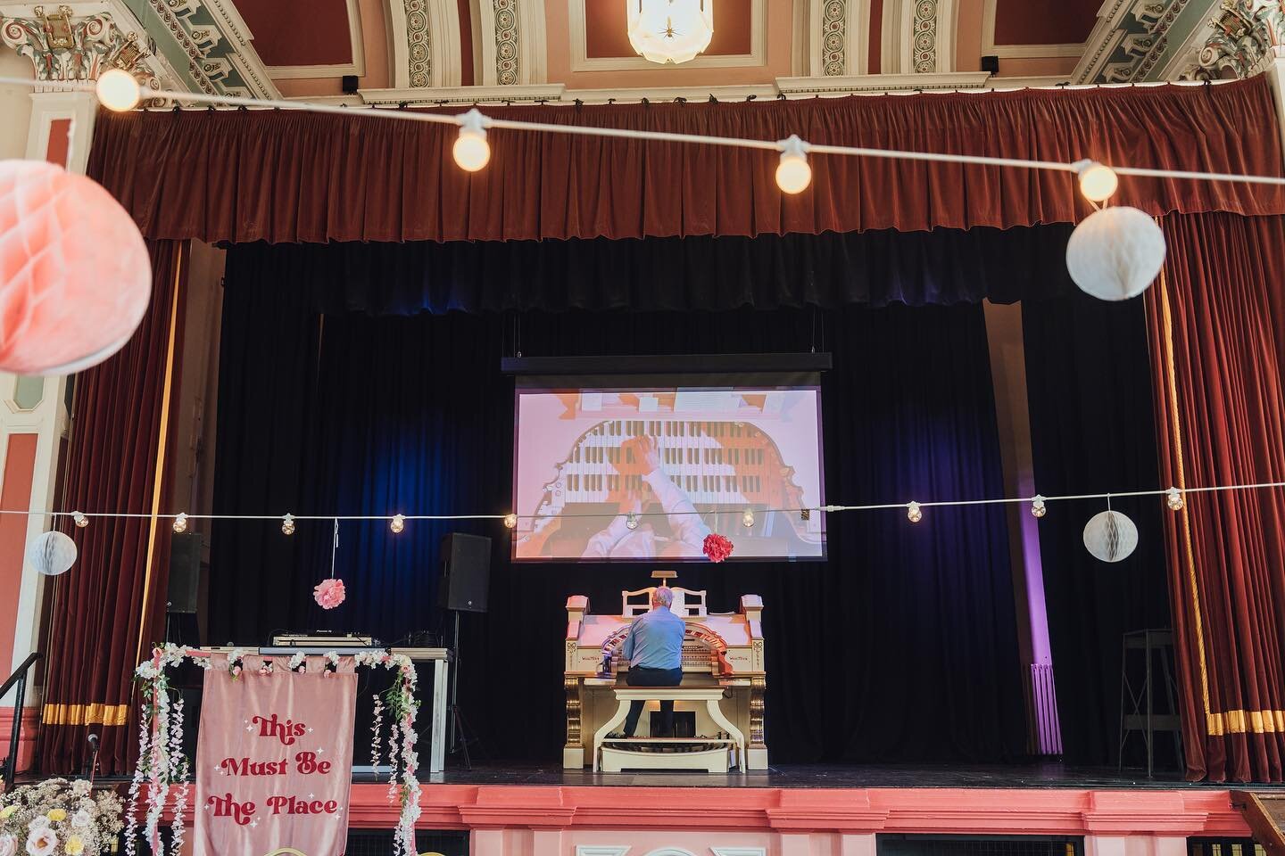 Did you know Victoria Hall is home to the mighty Wurlitzer organ! 

We love when our couples surprise their guests by riding up on the Wurlitzer on to the stage! 

For more info about weddings at Victoria Hall get in touch with the team today! 

🎶 ?