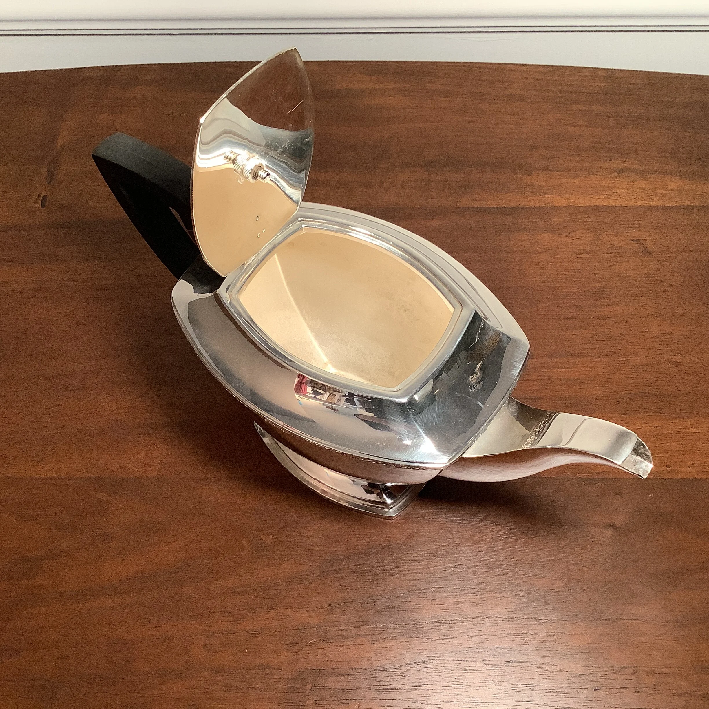 A88D2F10-5655-4921-8400-0A88F9F2B3FE