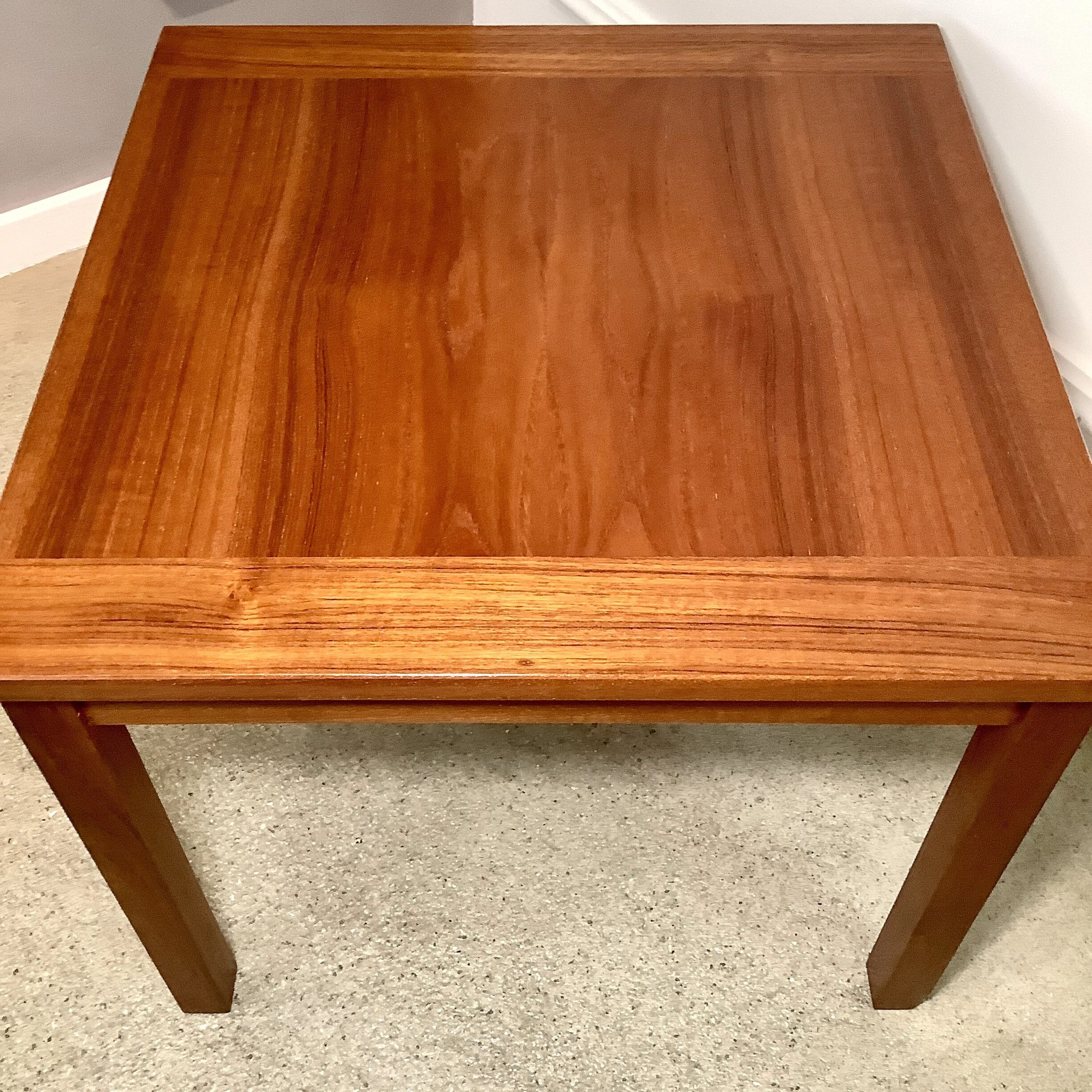 Daenischer Mid Century Teak Beistelltisch