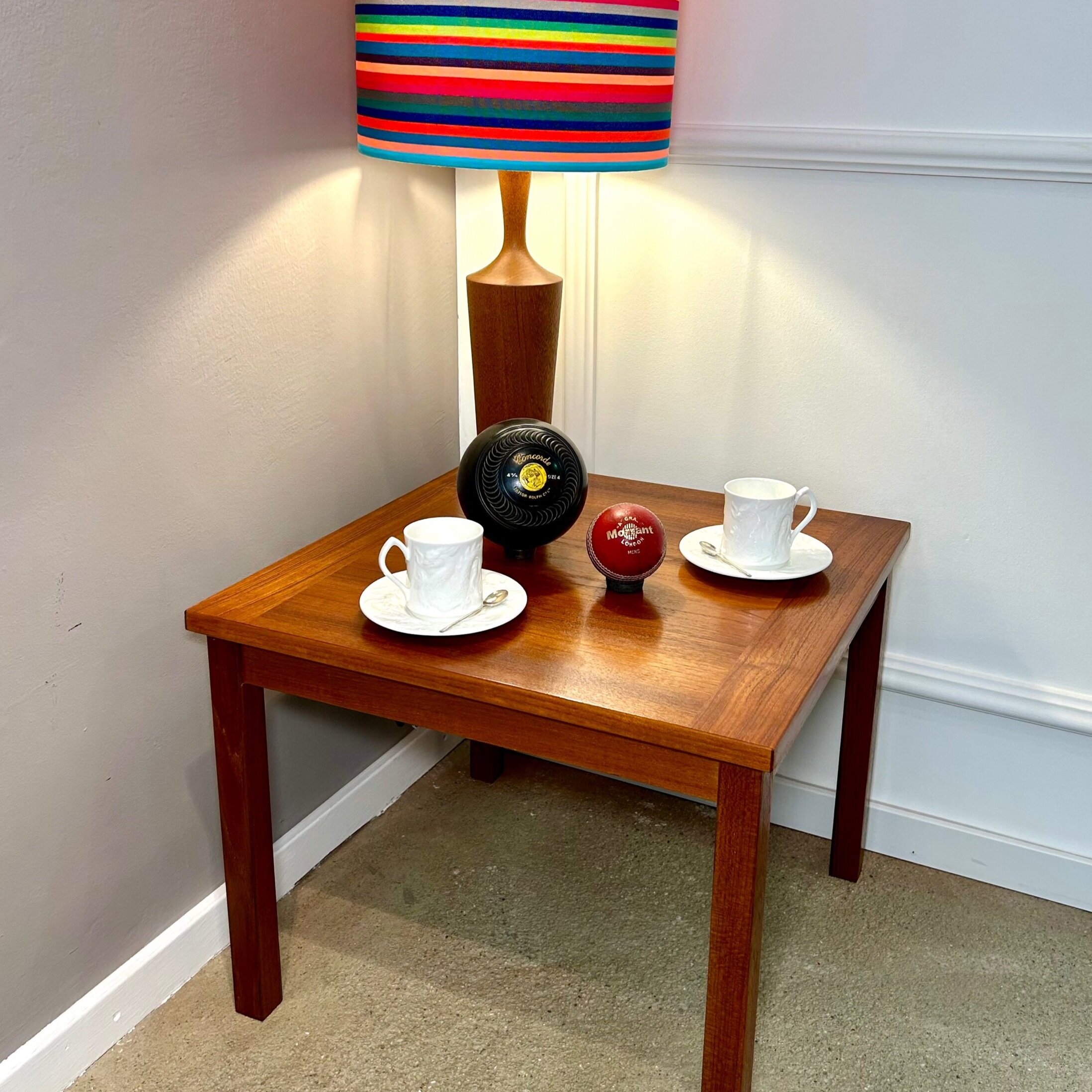 Daenischer Mid Century Teak Beistelltisch