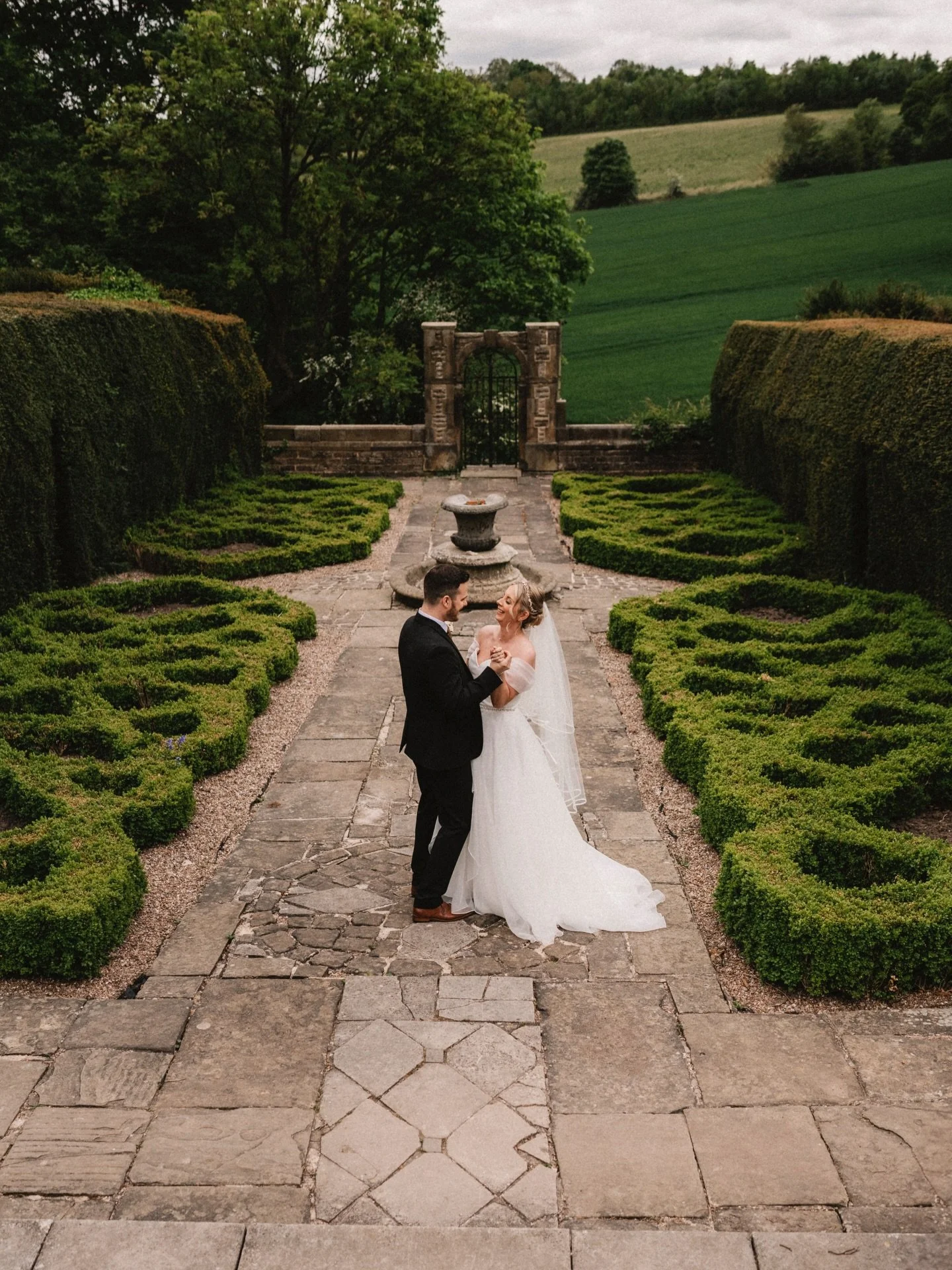 Your wedding should be however you want it 🥰✌🏻 

Genuine laughter, genuine love, no stress! 

#ringwoodhall #yorkshirewedding #sheffieldweddingphotographer