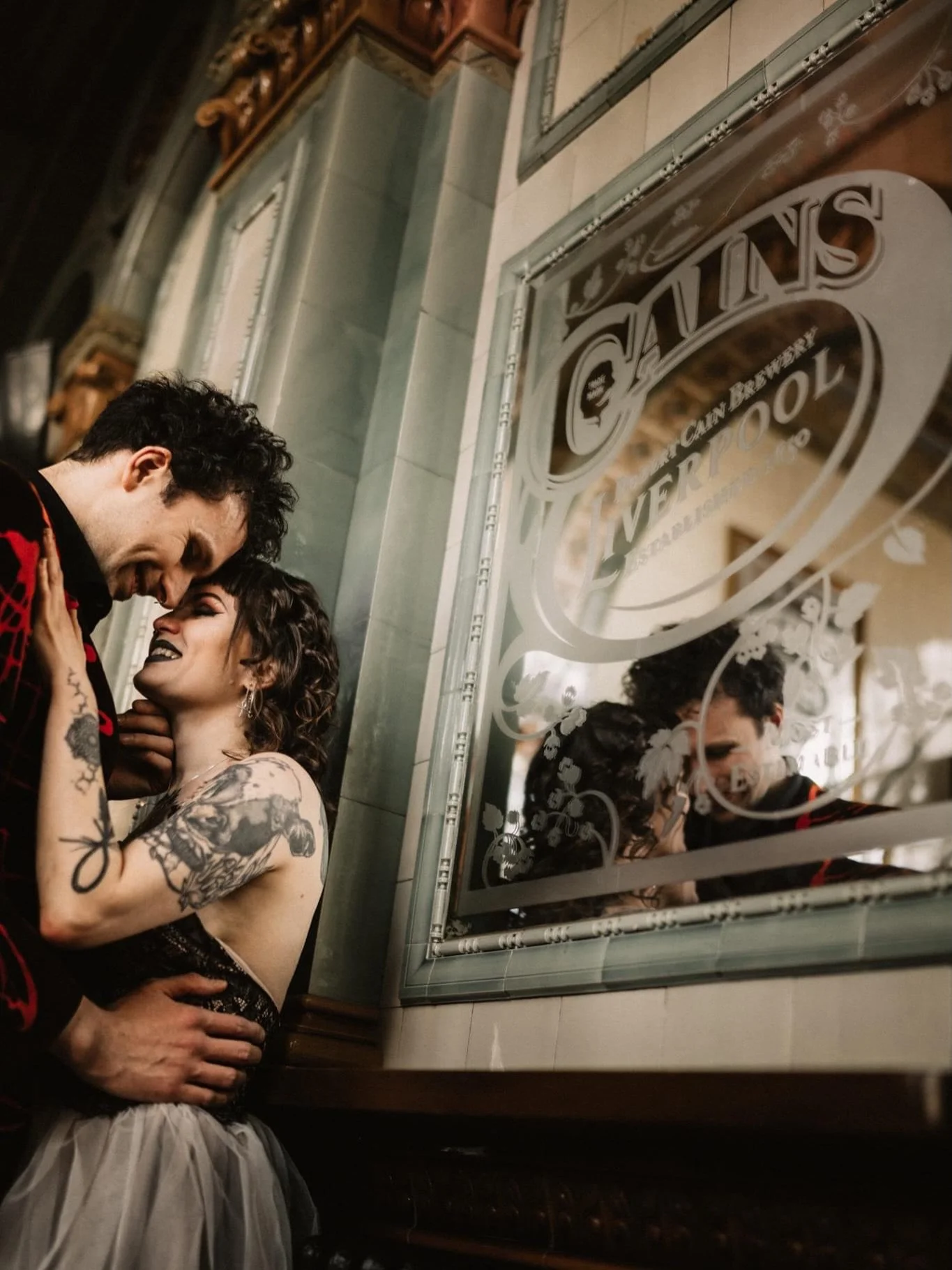 When darkness falls 🔥✌🏻 

Ever thought about a quiet shoot? 
Ever had an engagement shoot before? 

Where did you get engaged? I want to hear all about it! 😍🥰🔥

Comment below the place you got engaged, and why it was super awesome and you may ju