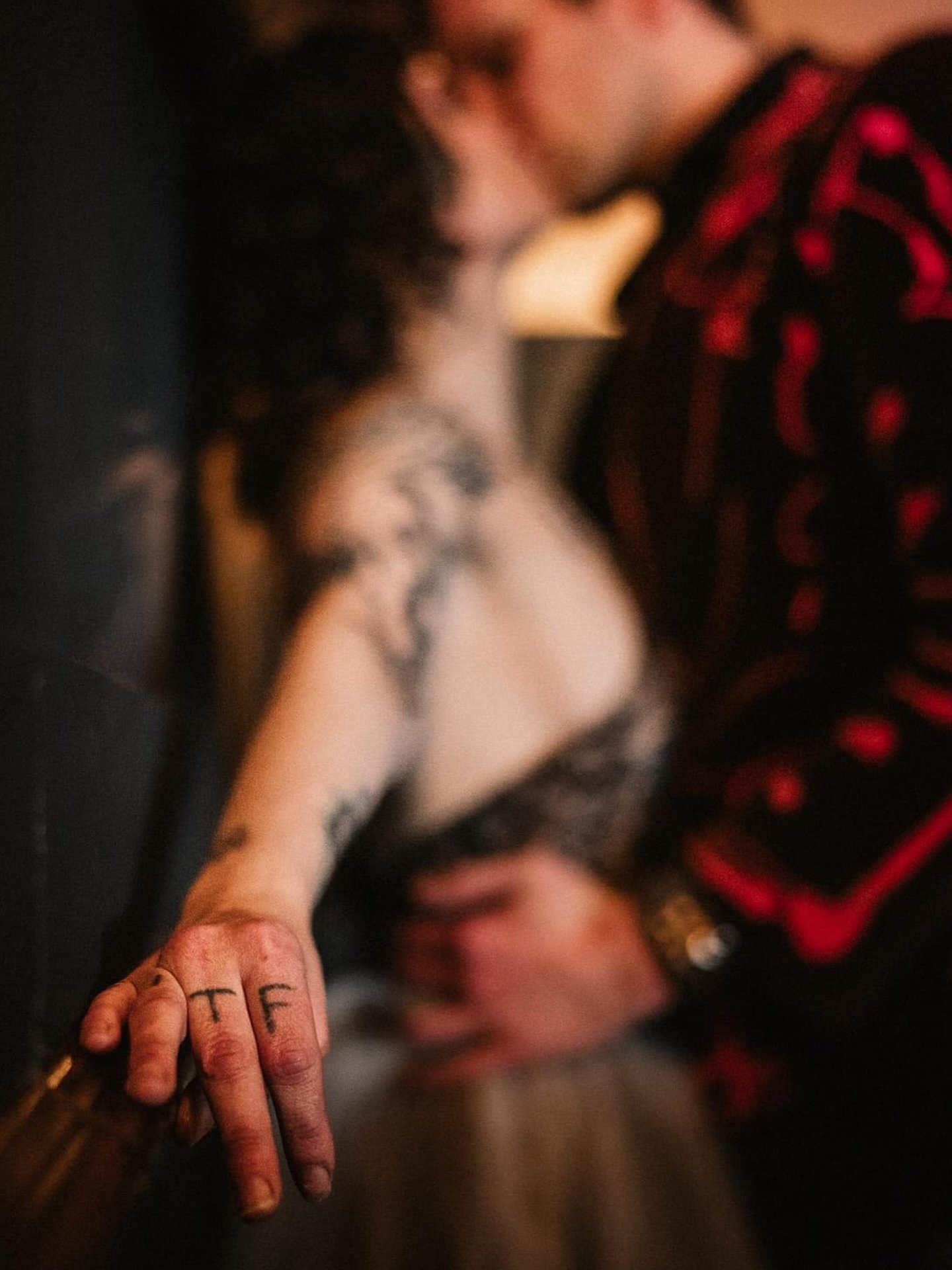 THE F!!! 

Every relationship is different.
Be different. 
Be yourself. 
Don&rsquo;t hold back.
Don&rsquo;t hide.

Be comfortable and let your true selves come out when you&rsquo;re in front of that lens! 🔥📸 

You may be wondering, &ldquo;but, how?