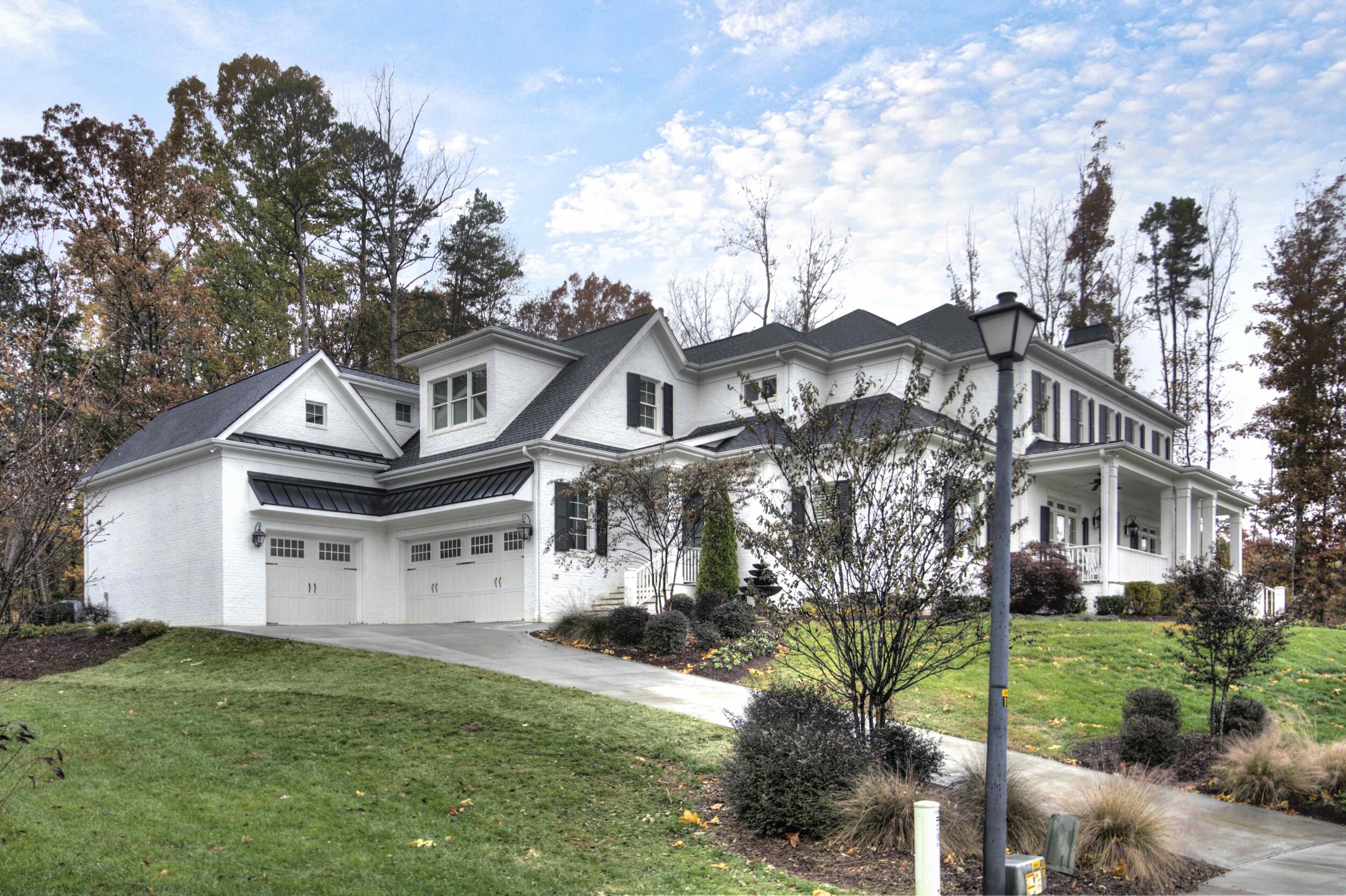 Trey Williams Custom specializes in custom homes, large scale renovations, and commercial construction in the Lake Norman area.
