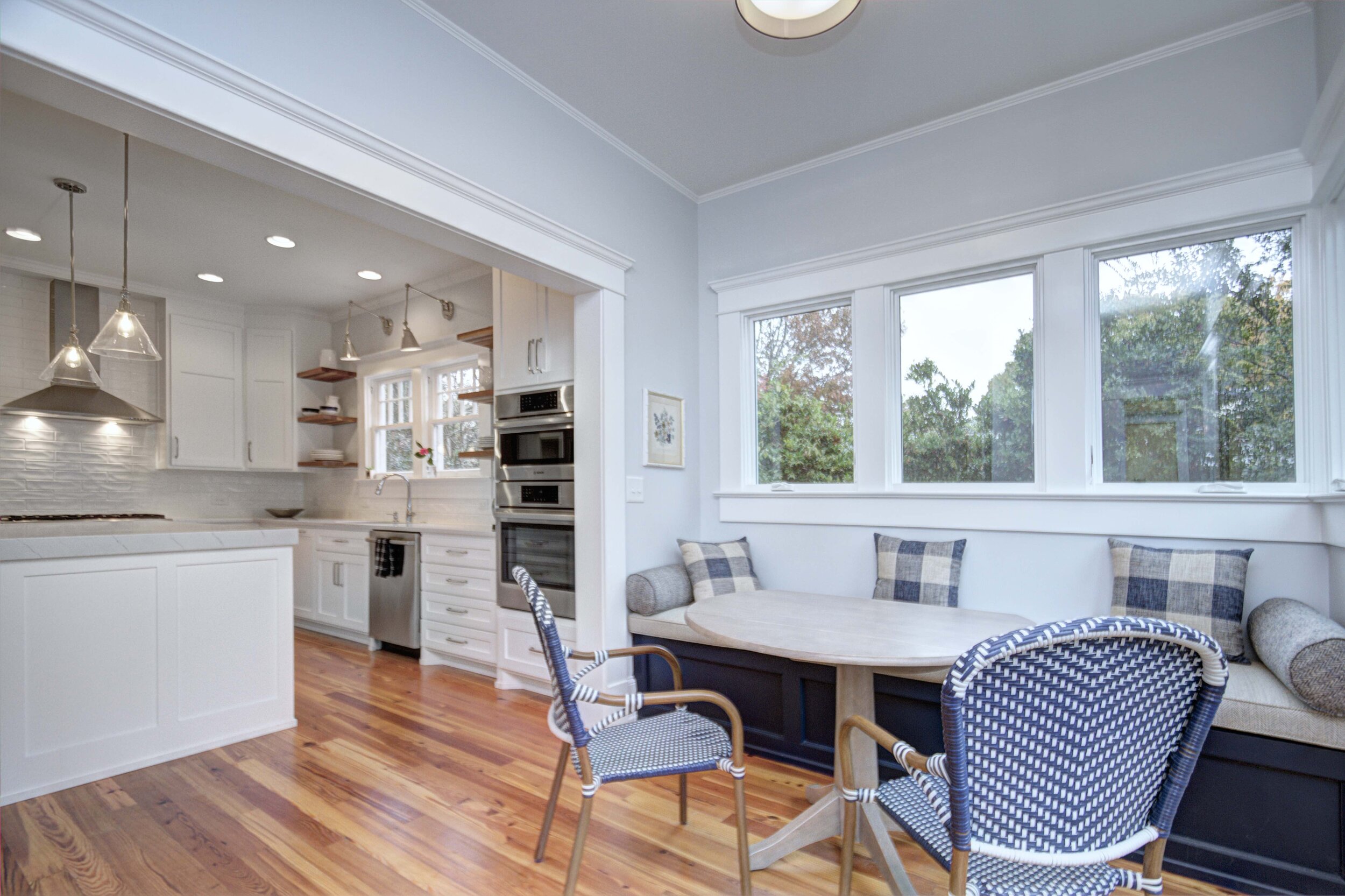 Trey Williams Custom specializes in custom homes, large scale renovations, and commercial construction in the Lake Norman area.