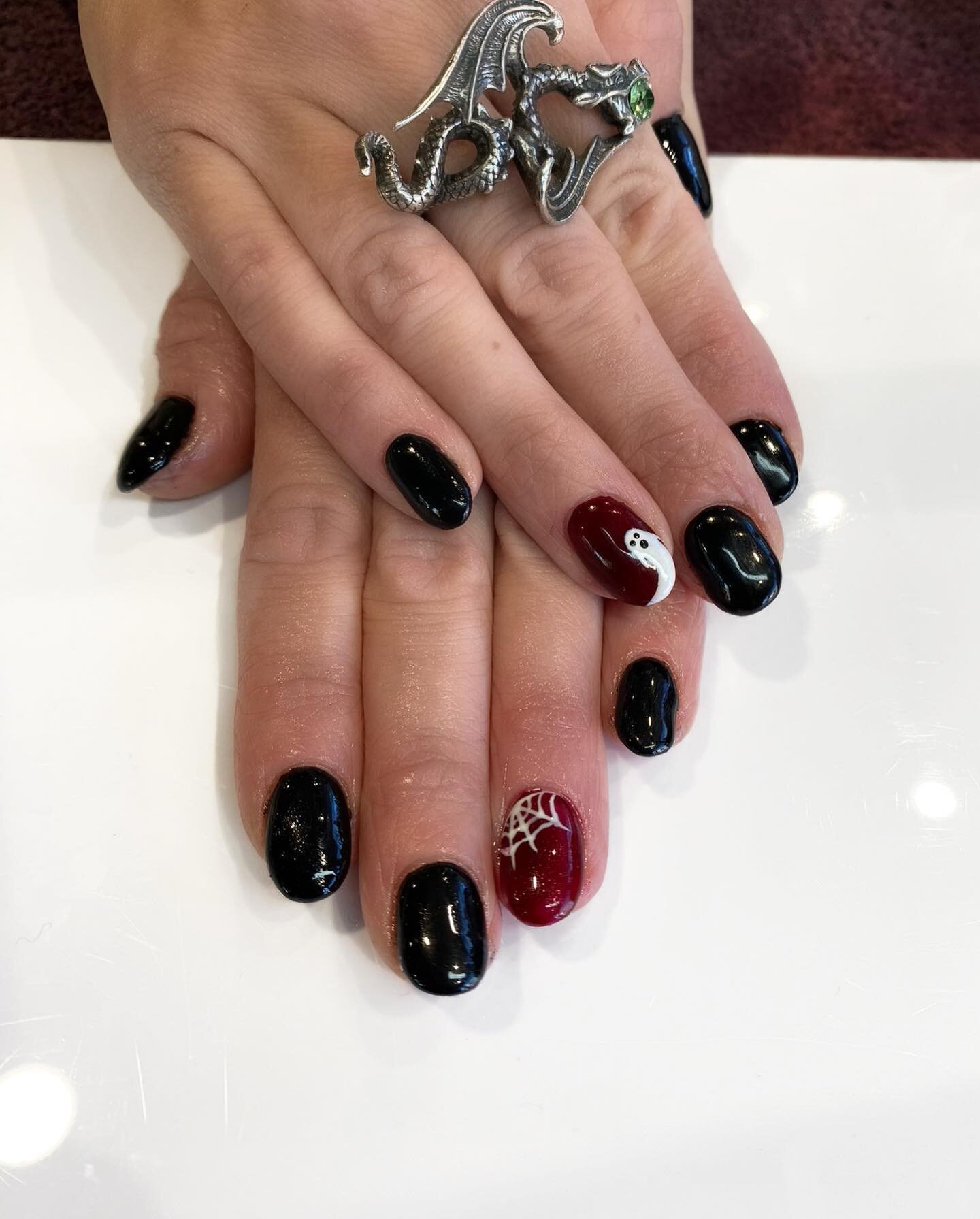Feeling spooky and fun this Halloween? 🎃👻 if so have you got your nail appointment booked in? &hellip;

&hellip;We are loving the nail art request for Halloween , this was created by the very talented Shannon, all free hand may I add 🙌🏼 either DM