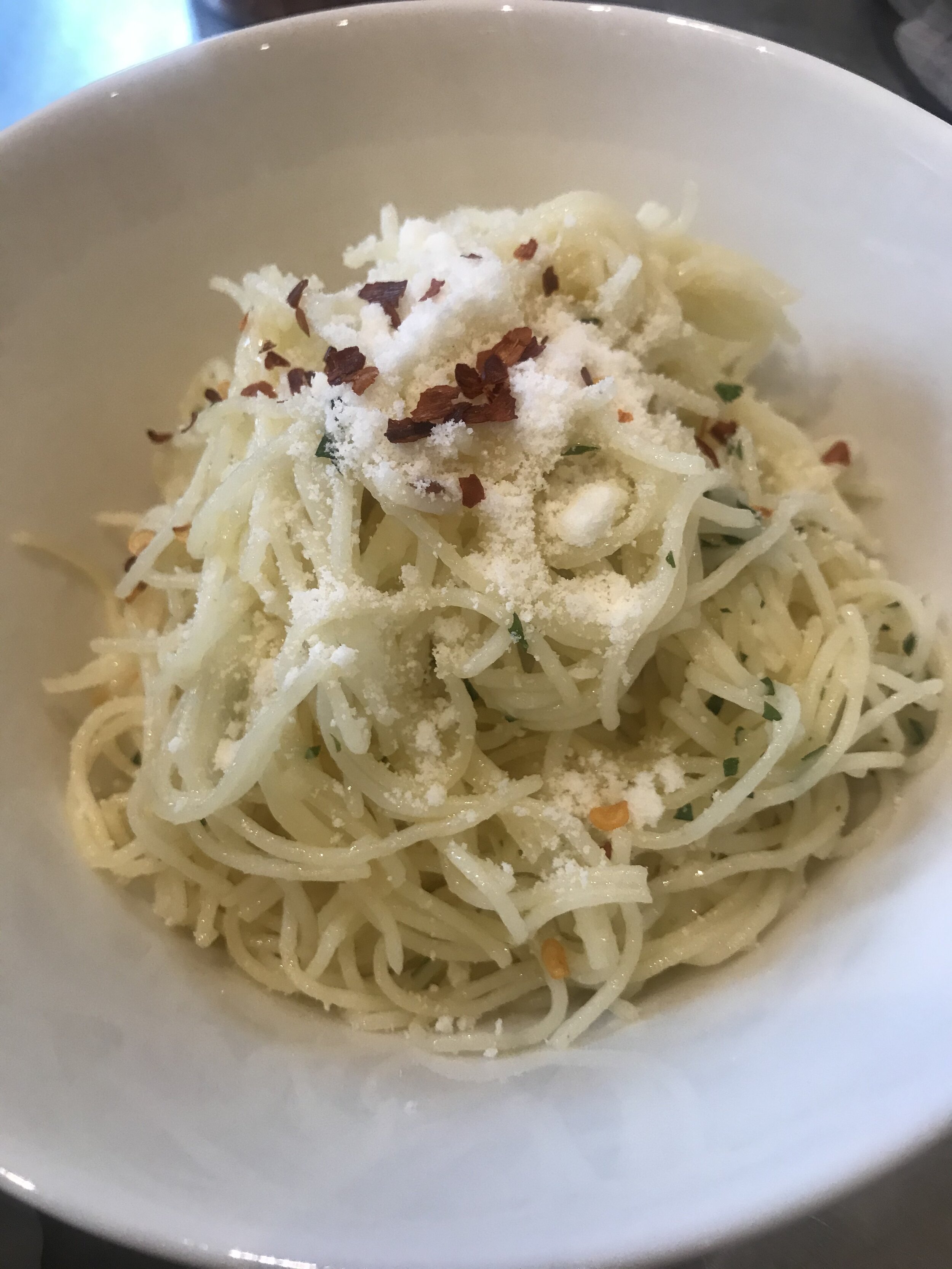 EATS: Pasta Aglio e Olio