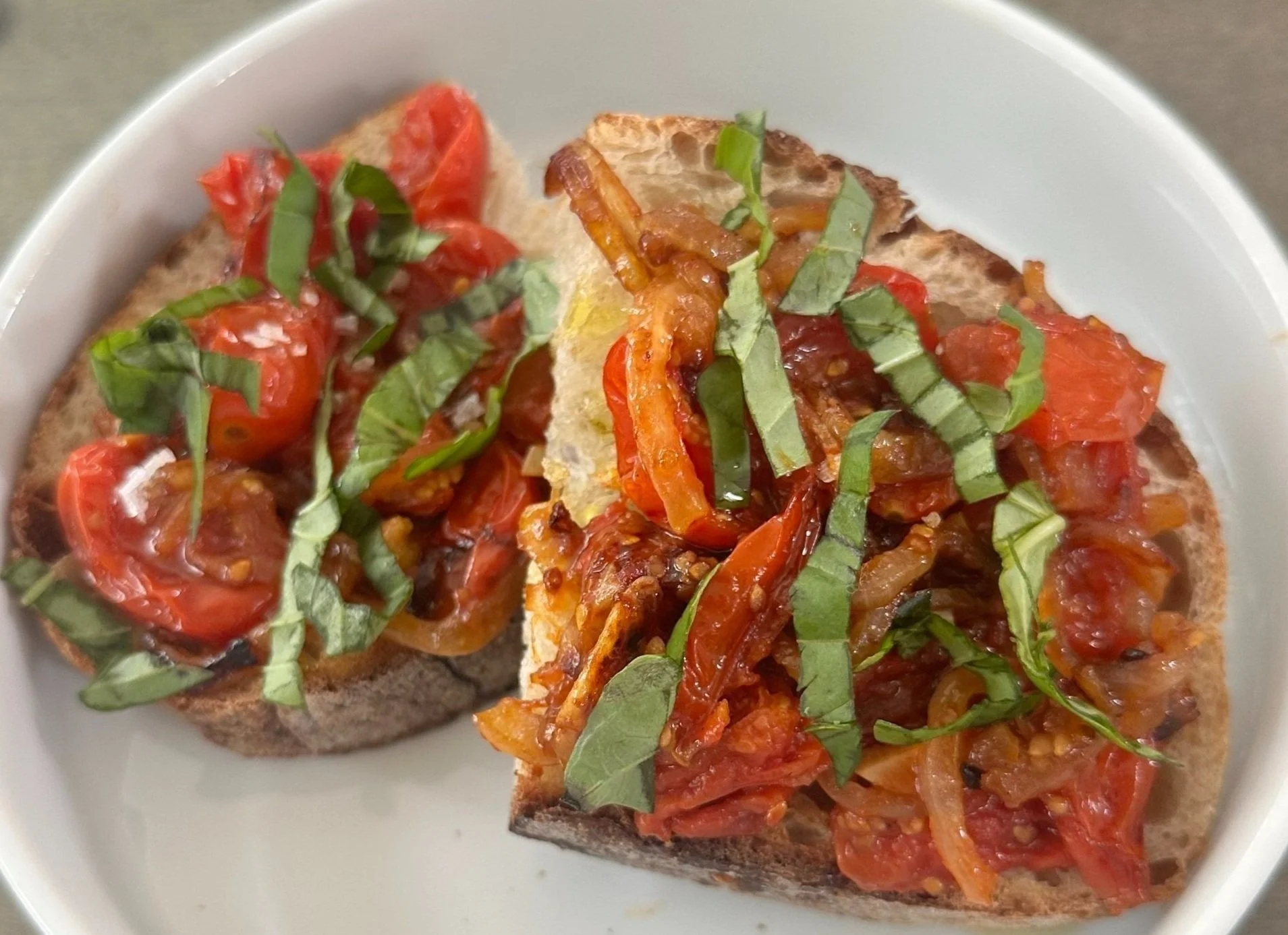 Vegan Garlic Roasted Tomato Toast 