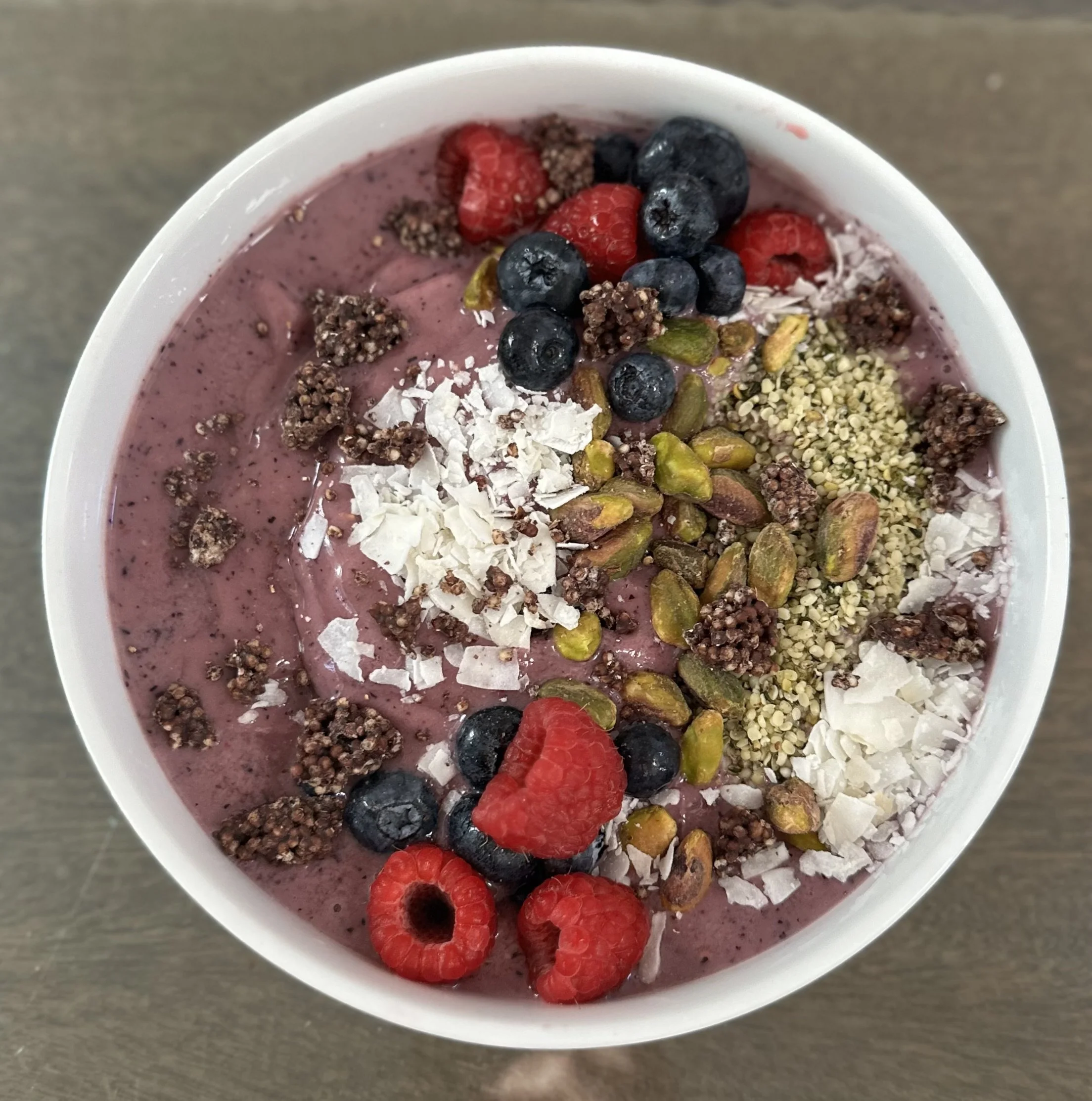 Ginger-Berry Smoothie Bowl 