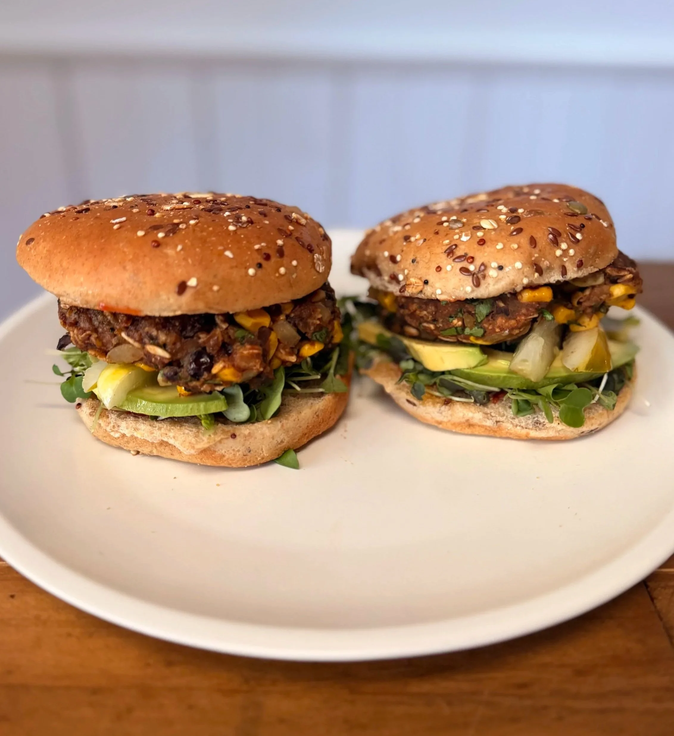 Black Bean, Corn &amp; Chipotle Veggie Burgers 