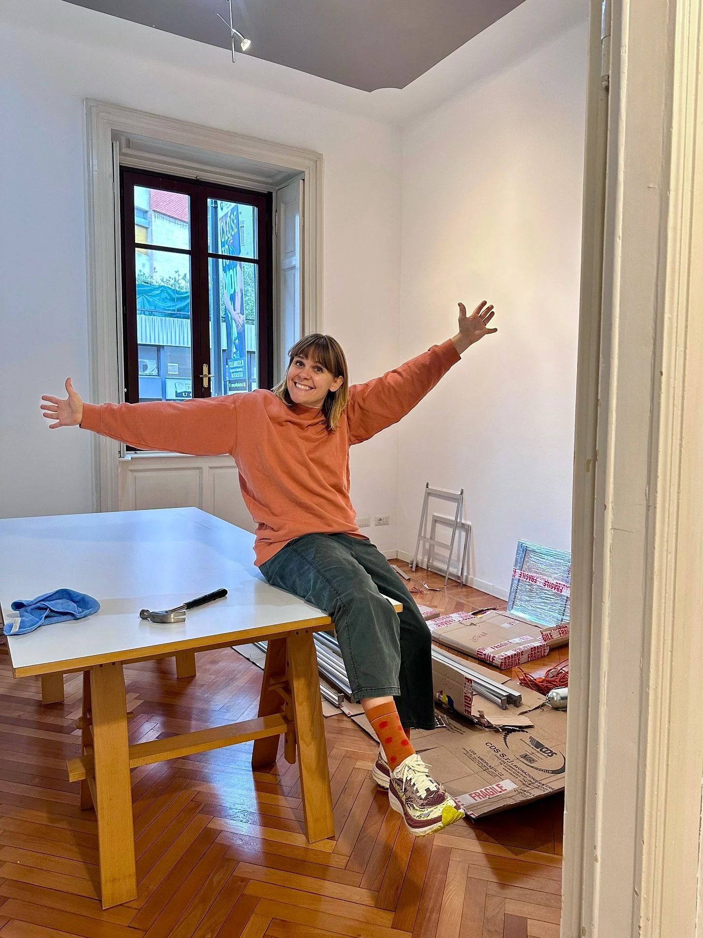 Tutto si &egrave; rimesso in moto: le emozioni, le speranze di tutti, i valori, il coraggio&hellip; e poi l&rsquo;istinto. Sono stati giorni pieni, di voci e di silenzi. Ho portato quest&rsquo;aria fresca con me in ogni momento, per sentirla. E una i