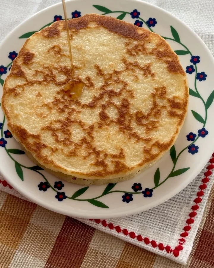 Quante cose possono succedere in una tavola d&rsquo;autunno? 🥞🍪☕️🍁🤎

#ilariai #inaverydecorativeway #homeslowhome #autumnstories #artdelatable #ceramiclovers #autunnointavola