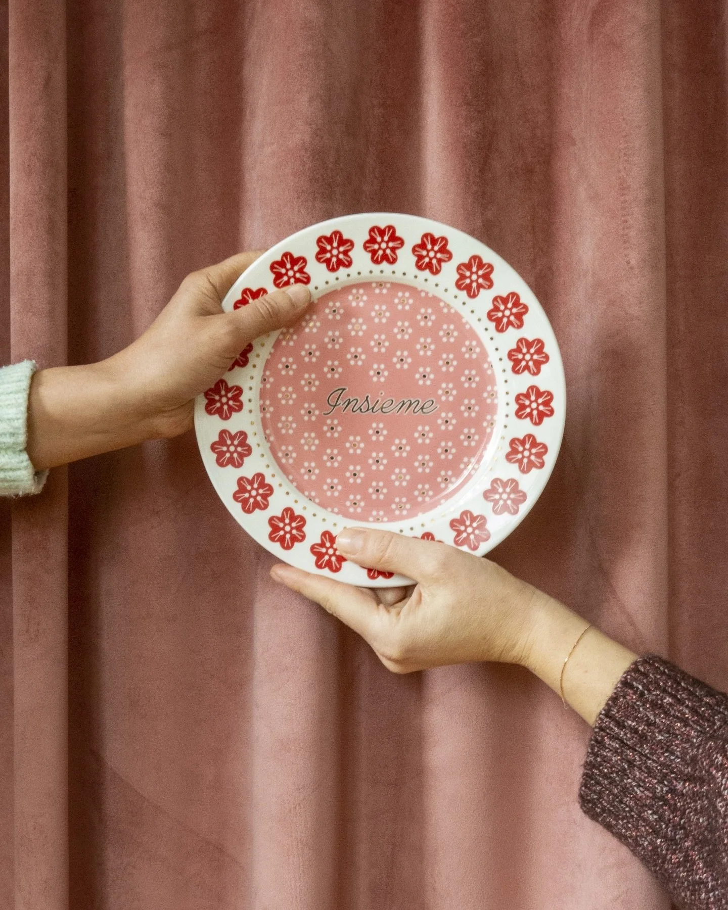 Da queste parti lo sapete, c&rsquo;&egrave; sempre AMORE. Amore per le stagioni che cambiano, per l&rsquo;amicizia, per chi dice grazie, per chi ti chiede di passare un po&rsquo; di tempo insieme. 💝 Per tutto febbraio, se acquistate due prodotti, il