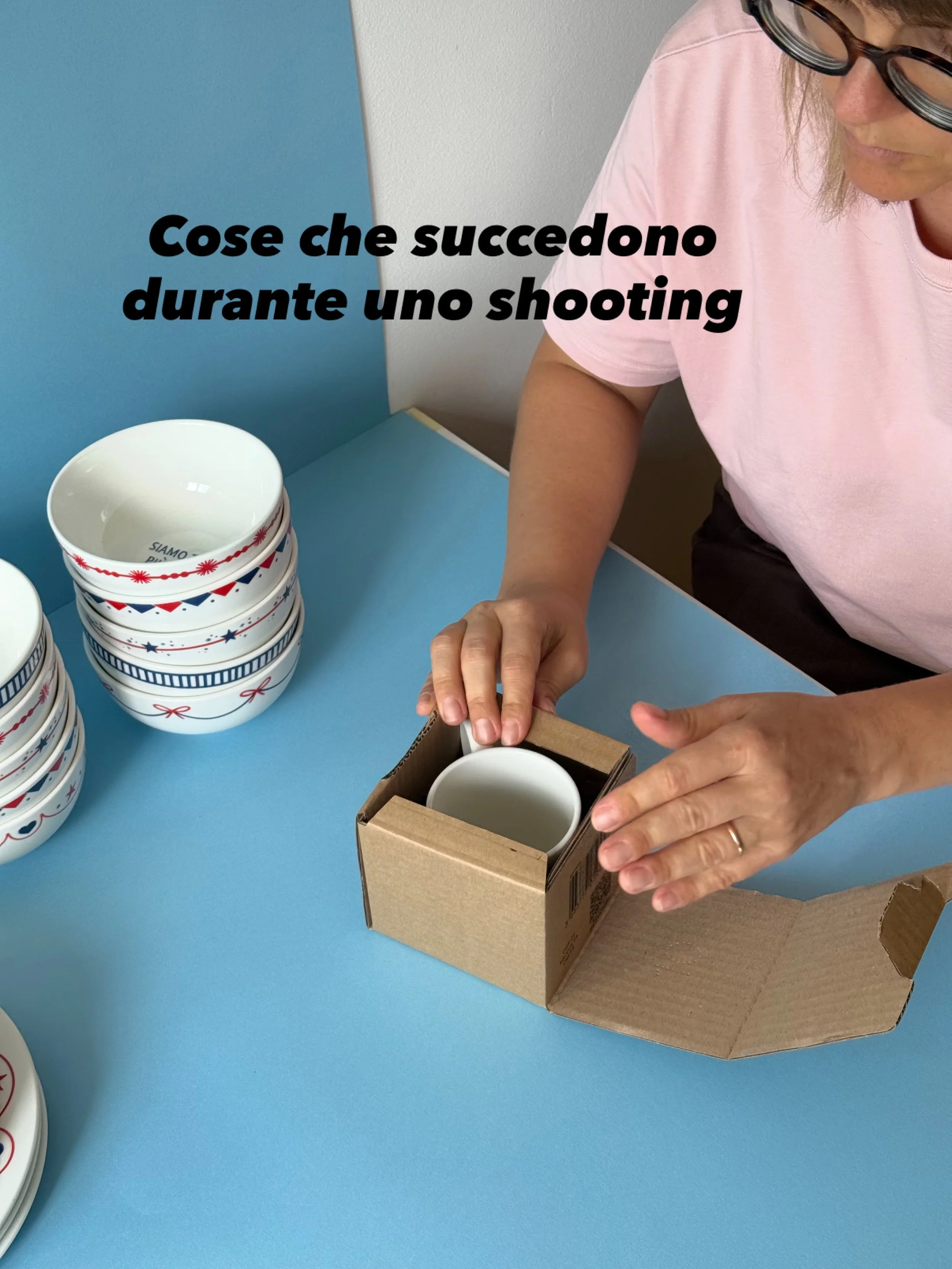Ammetto che mi piace ancora tantissimo occuparmi delle foto e dei video che poi andranno nei social, nel sito, nel catalogo e nelle cartelle stampa. Preparare uno shooting richiede tempo, ricerca, impegno, precisione e a volte tanta improvvisazione ⭐