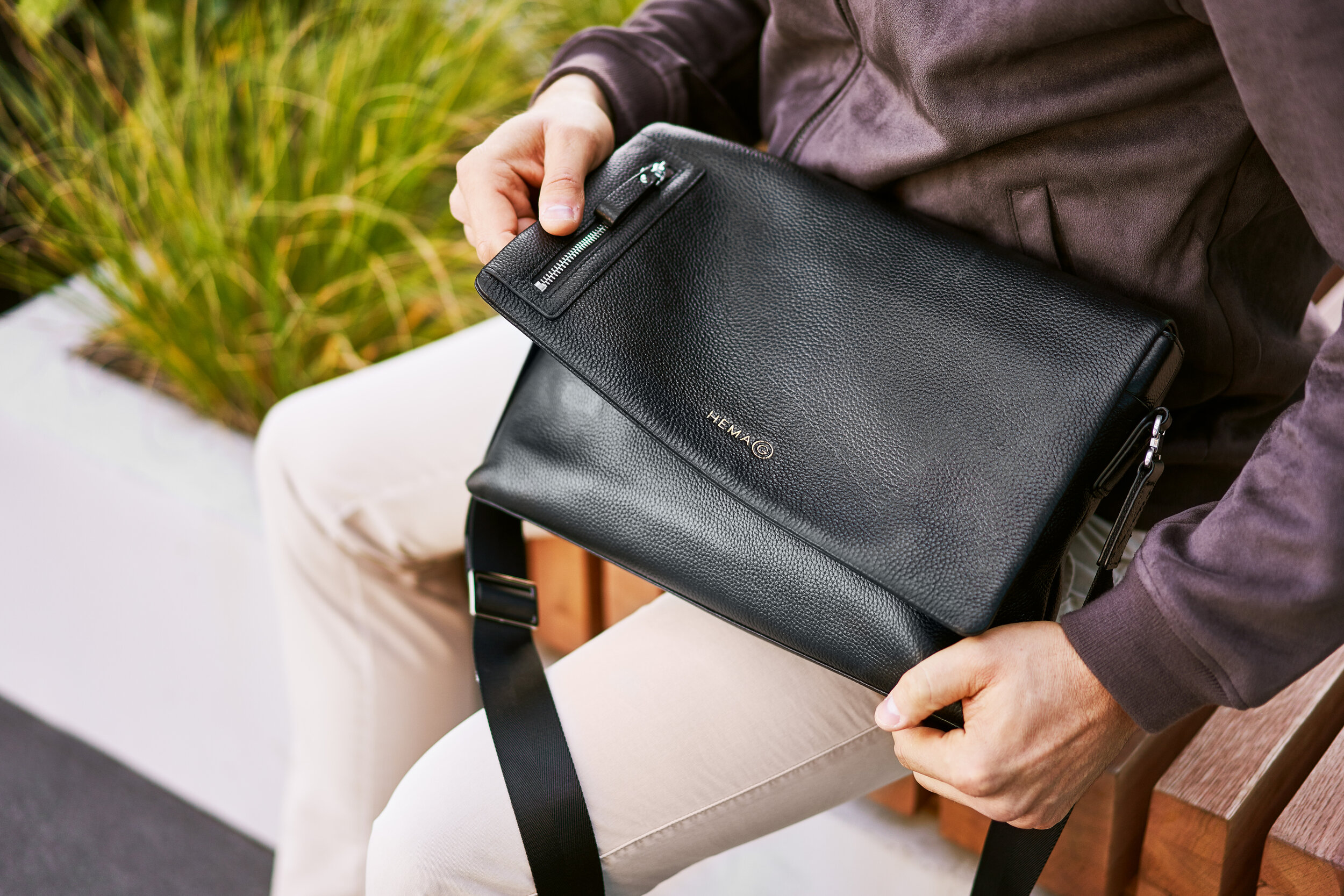 Sesja zdjęciowa galanterii skórzanej. 