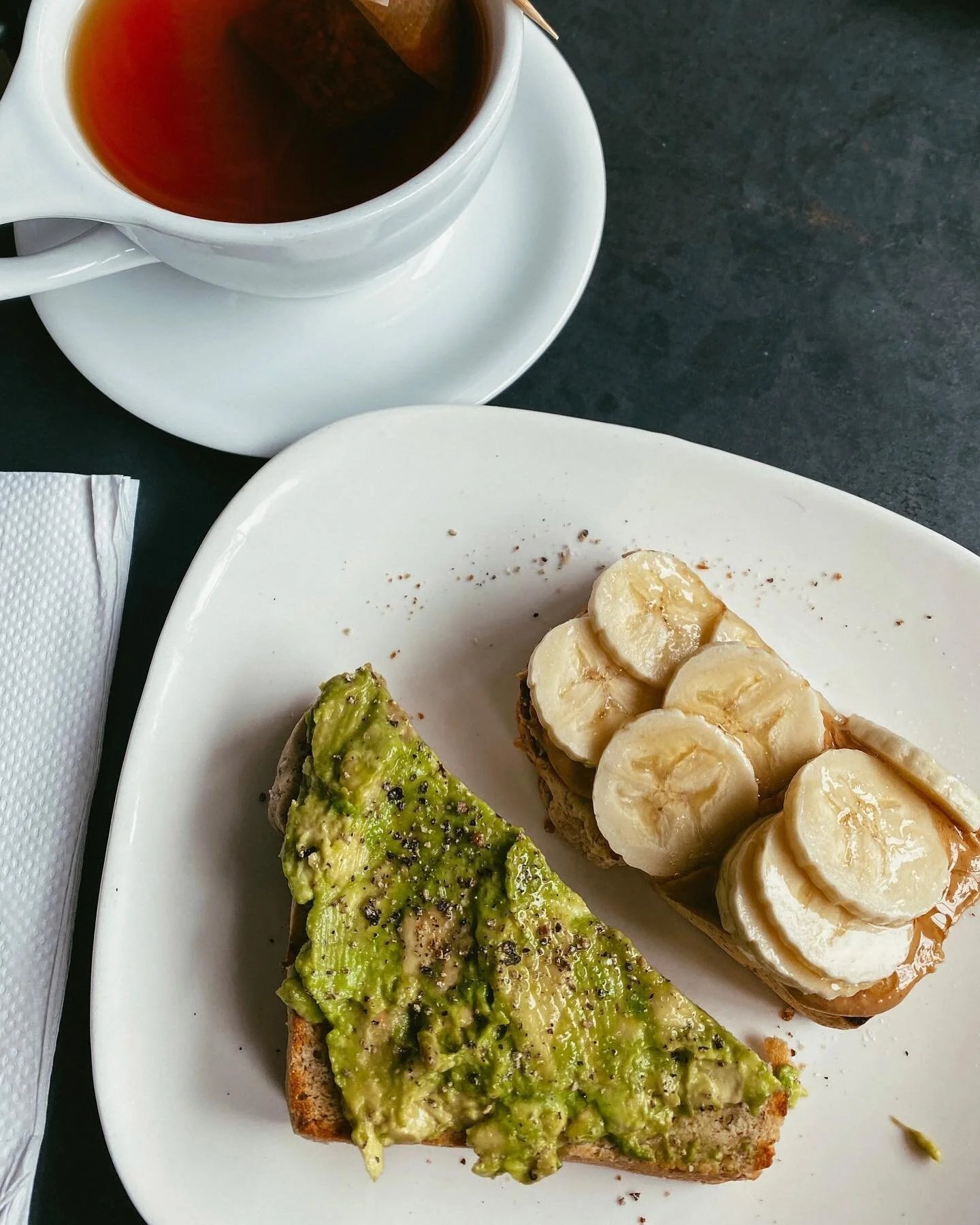 BINGE EATING is a common problem, one i&rsquo;ve experienced myself. Having been there and now on the other side, I wanted to share some helpful strategies to help you if you too are struggling 👇🏻

🚫AVOID RESTRICTIONS: This is probably my biggest 
