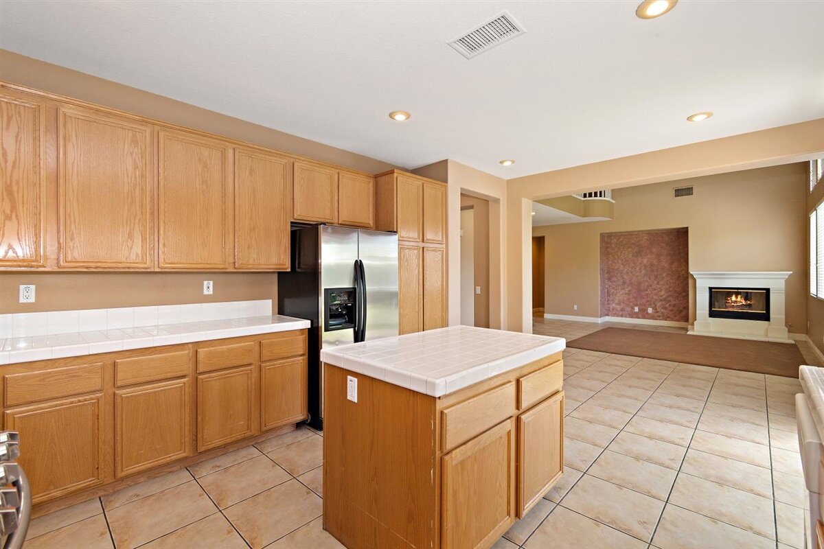 13-Kitchen.jpg