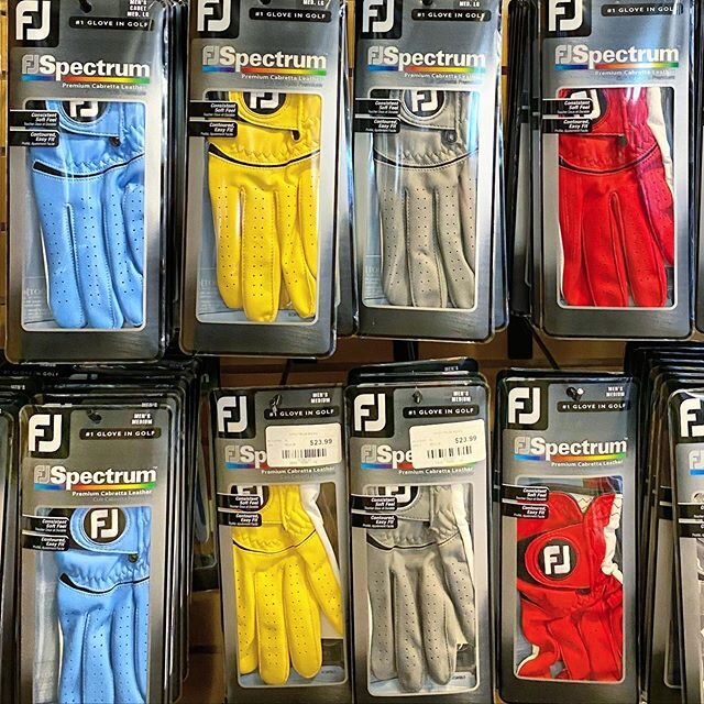 The🧤goods just hanging out&mdash;gangs all here and ready to go!  Stop by our new superstore location at Ward Centre, or our other✌🏽 locations in Pearl City and Kahului this weekend for all your golf ⛳️ needs!