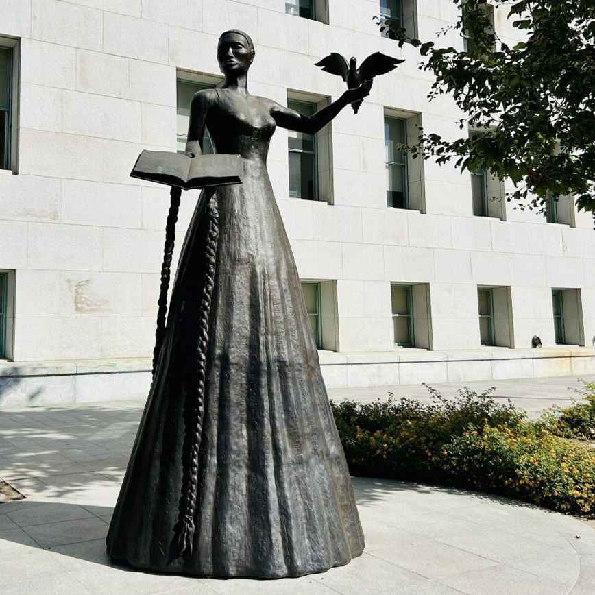 The story behind the Lady Justice sculpture in downtown LA